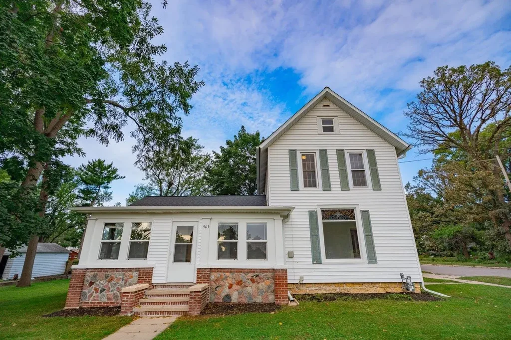 903 W Conger Street, Whitewater