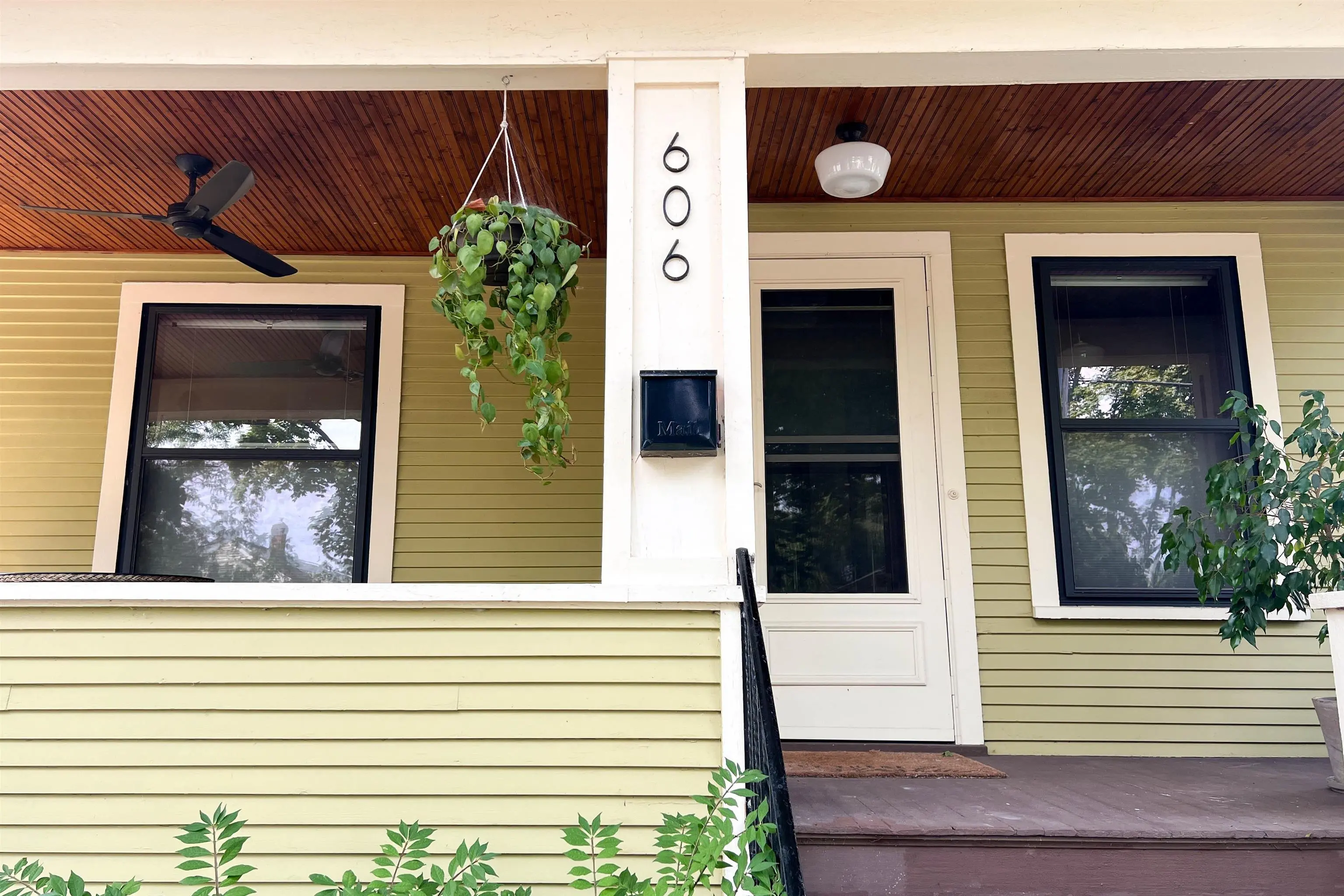 Photo of Listing #2008368