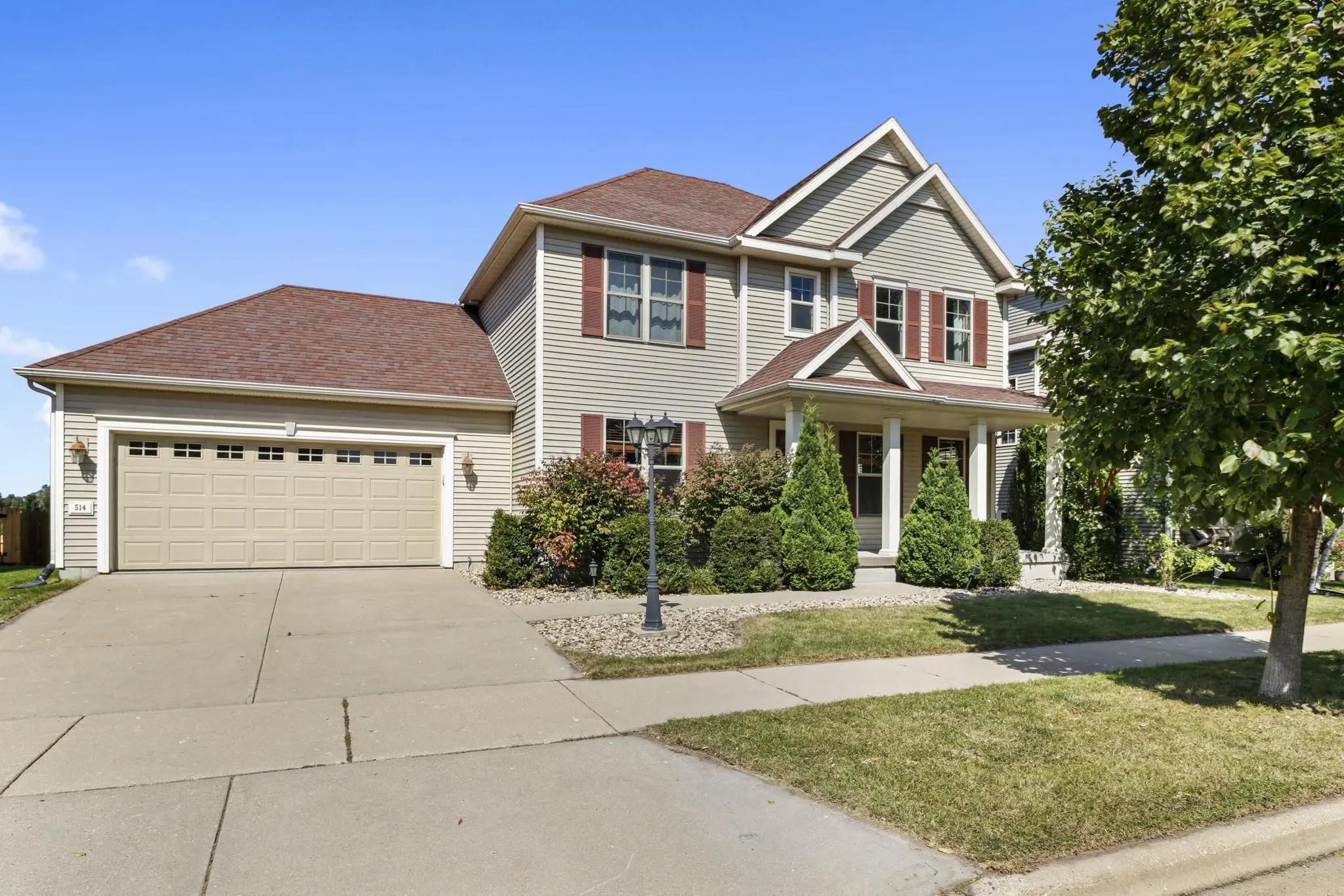 Photo of Listing #2008407