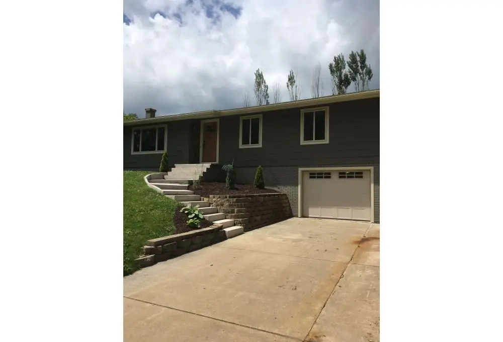 839 Klondike Avenue, Hillsboro