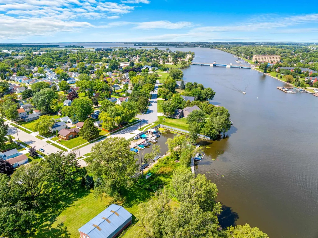 1000 Bauman Street, Oshkosh