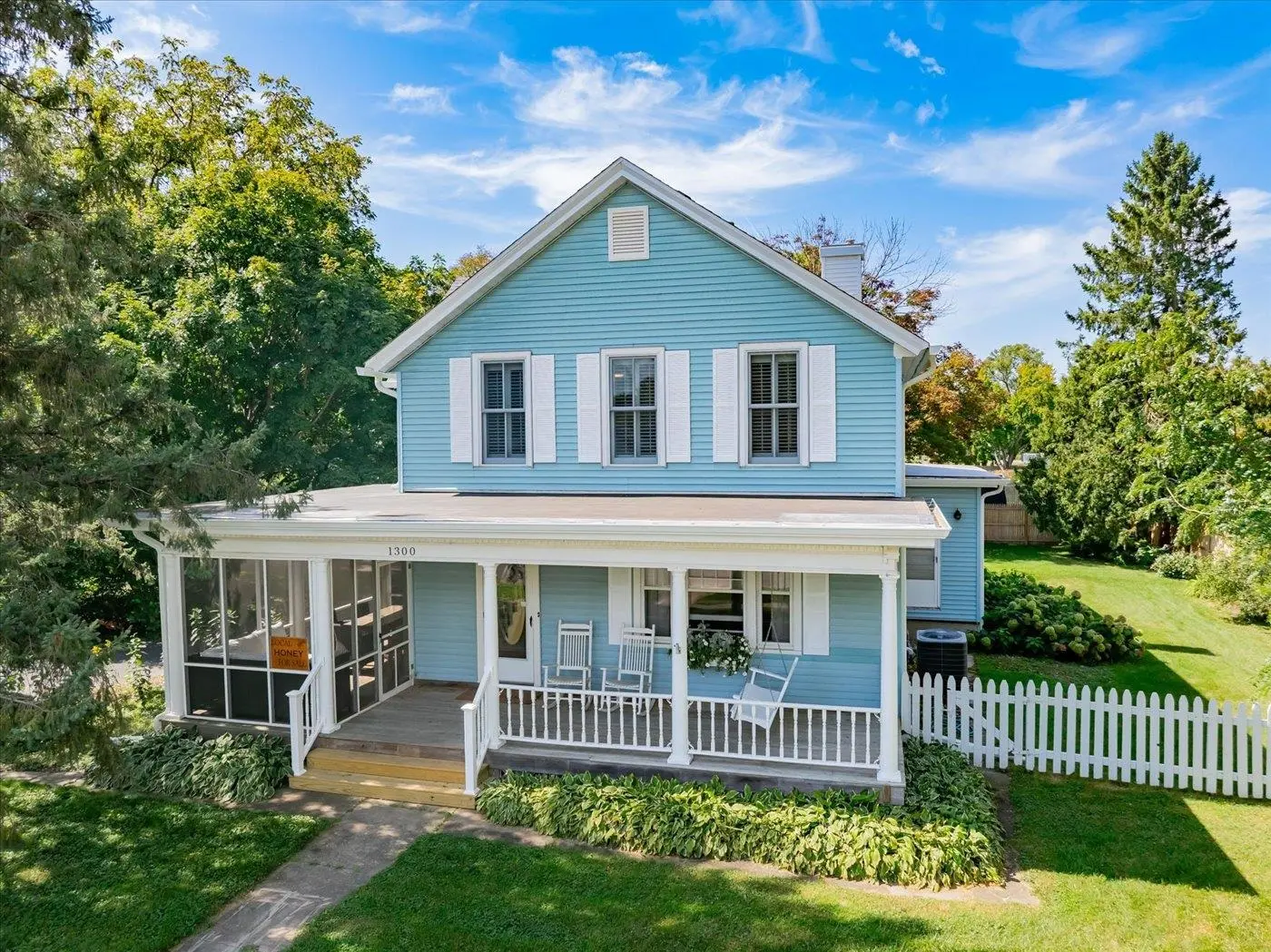 Photo of Listing #2008680