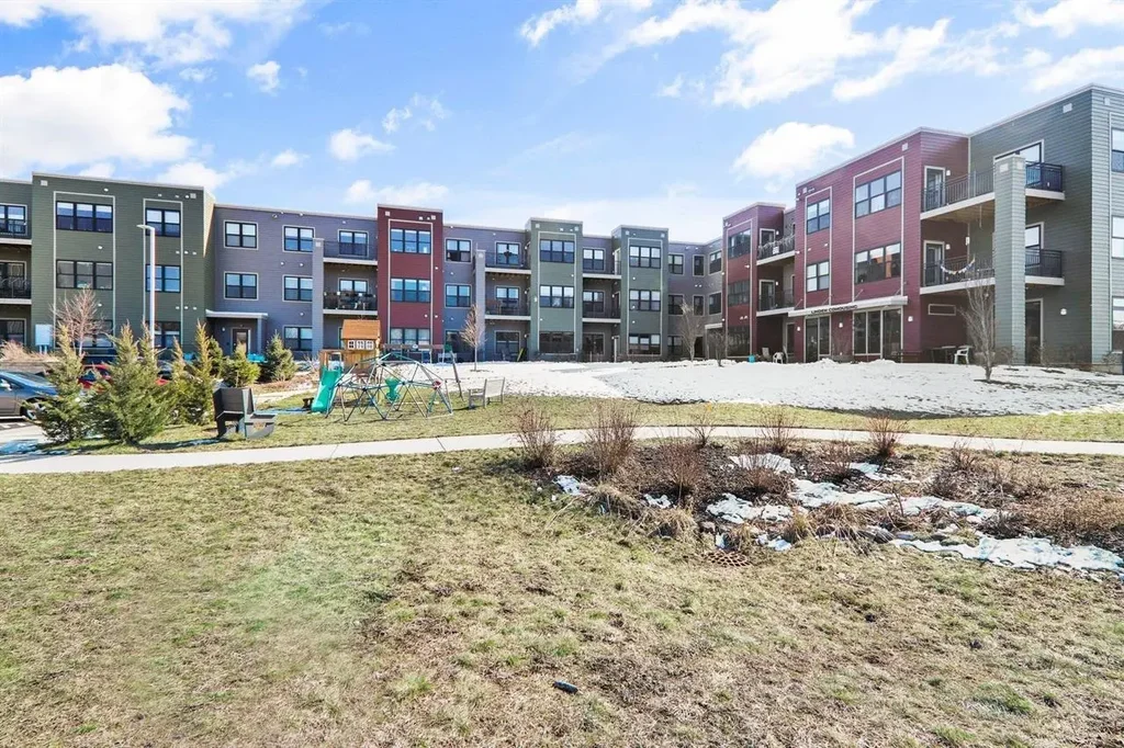 #222 - 107 Sutherland Court, Madison