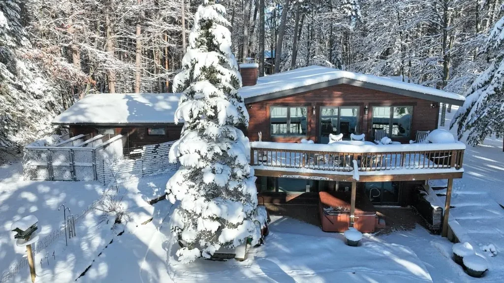 9317 Timberline Drive, Minocqua