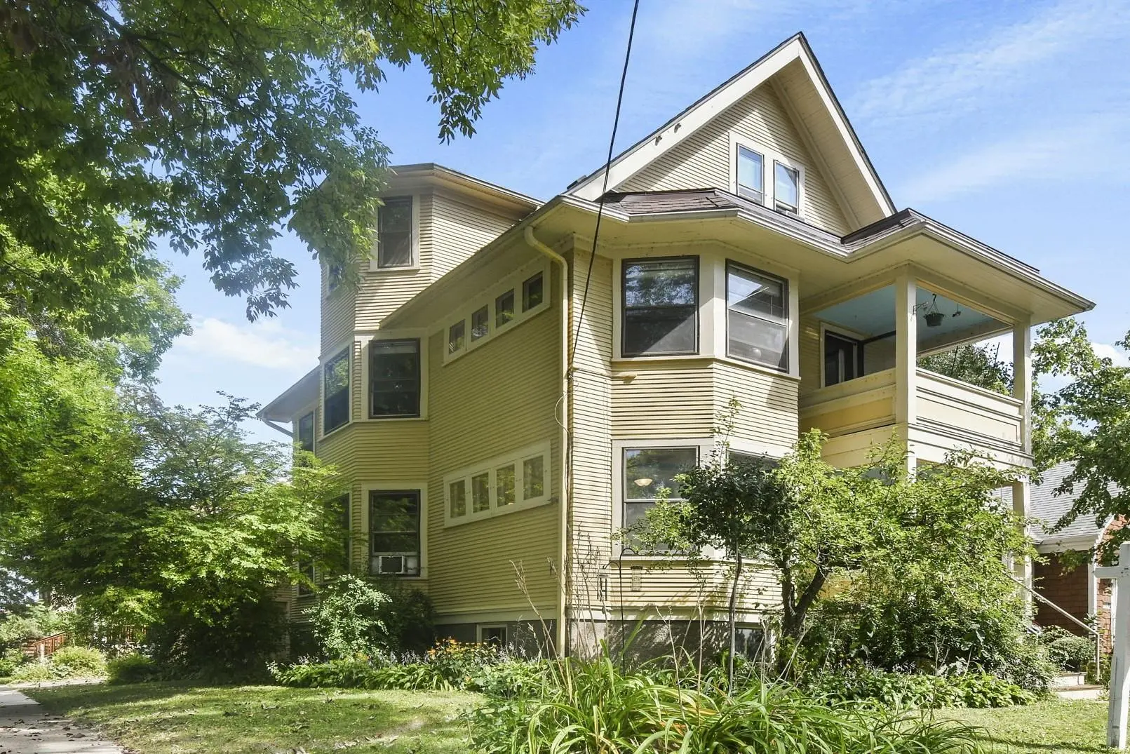 Photo of Listing #2008917