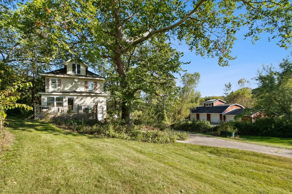 W8507 Meadow Brook Road, Adams