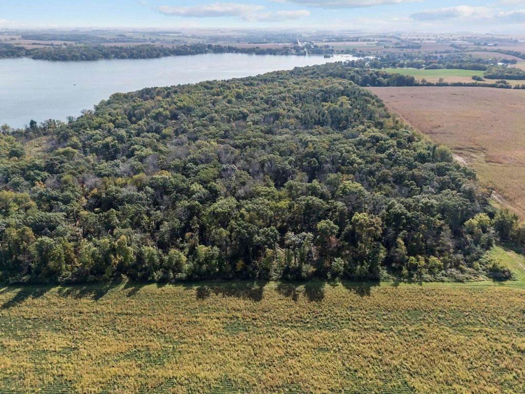 W2186 Eric Road, Green Lake