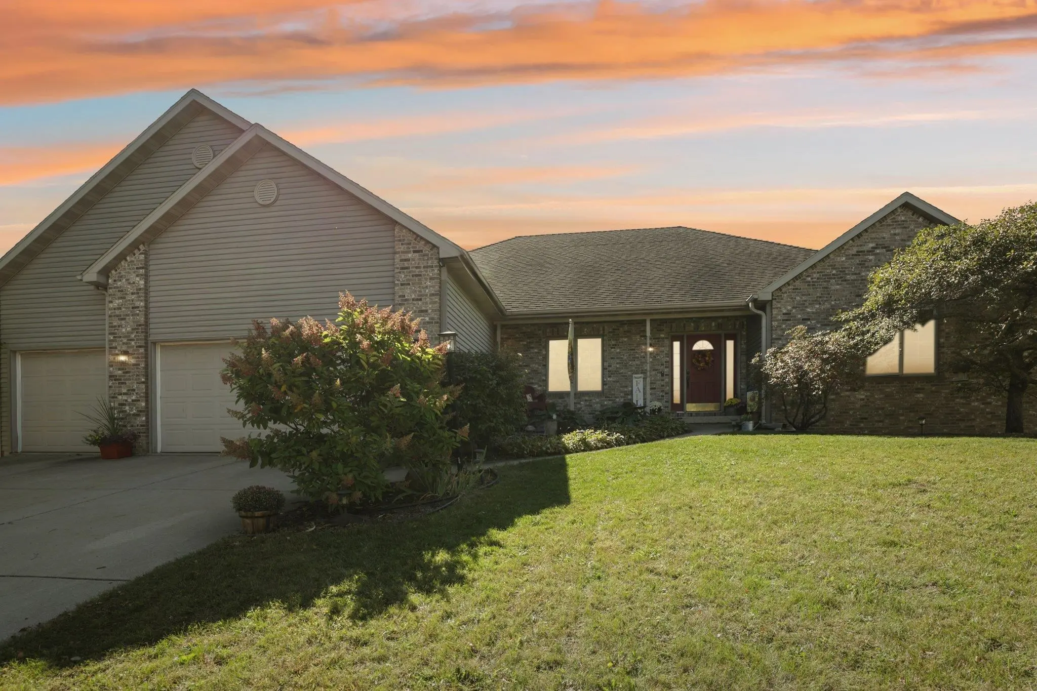 Photo of Listing #2009107