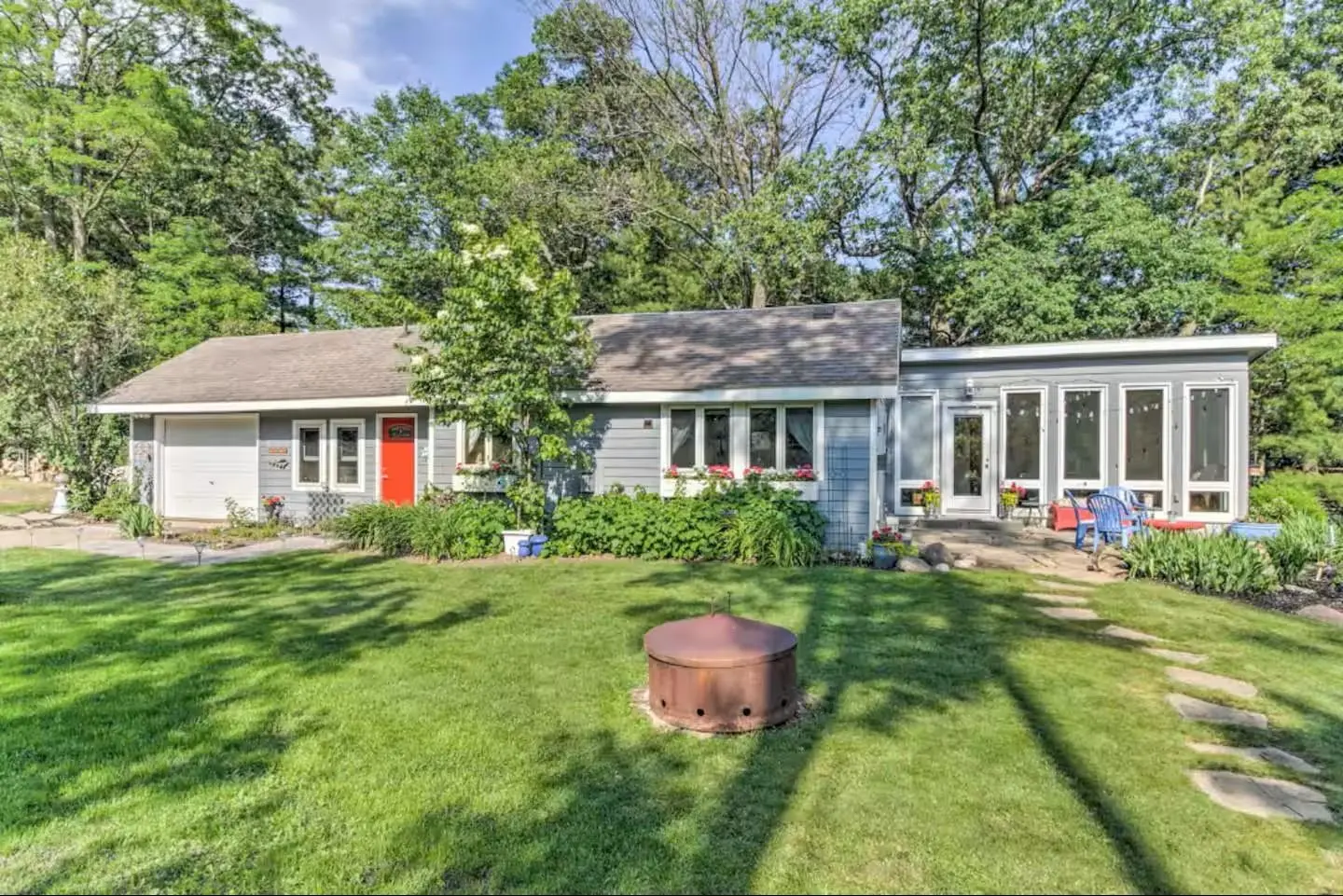 Photo of Listing #2009111