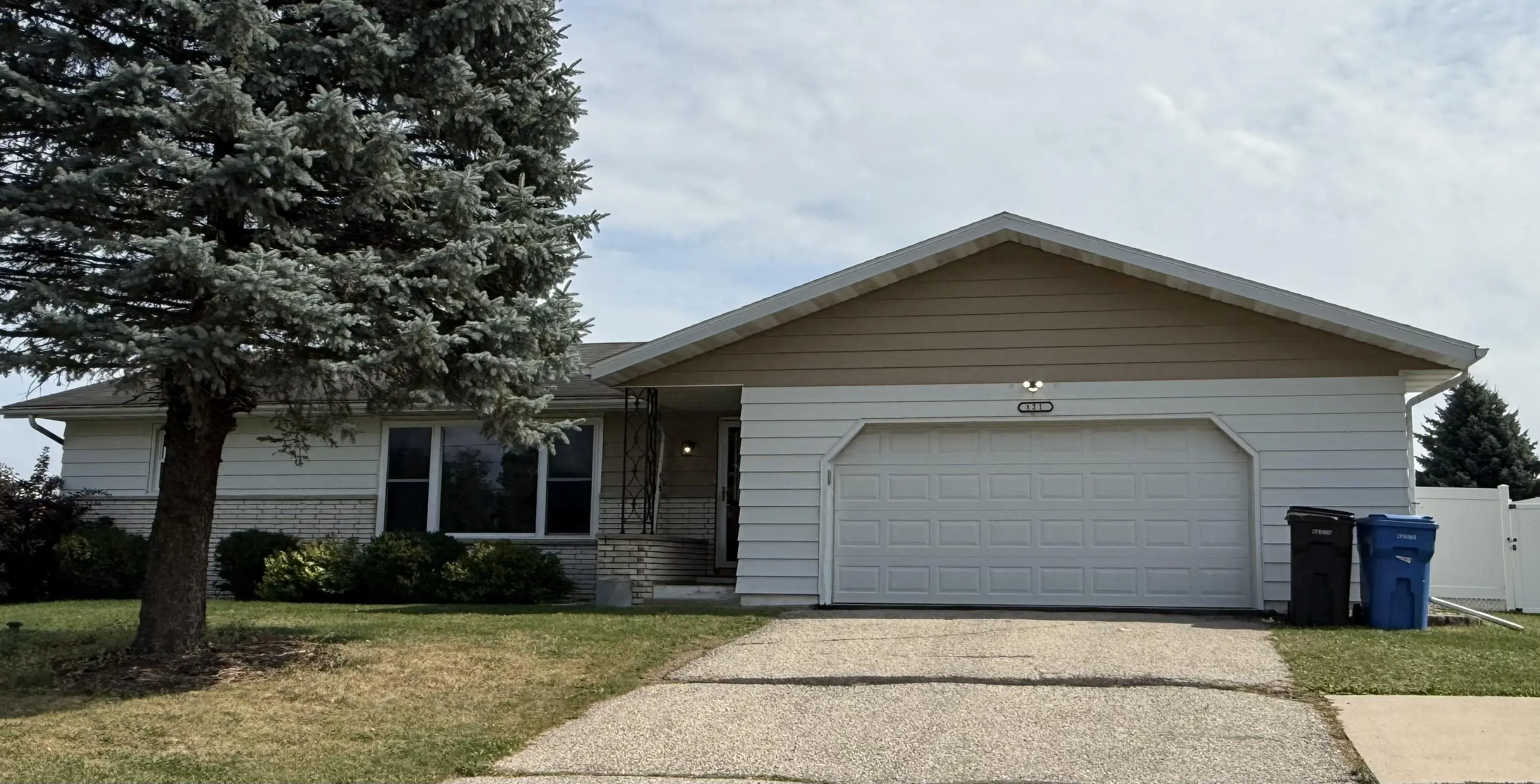 Photo of Listing #2009173