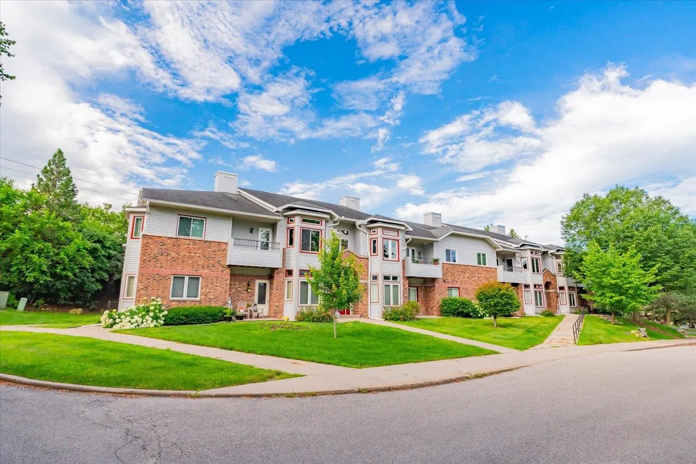 Photo of Listing #2009237