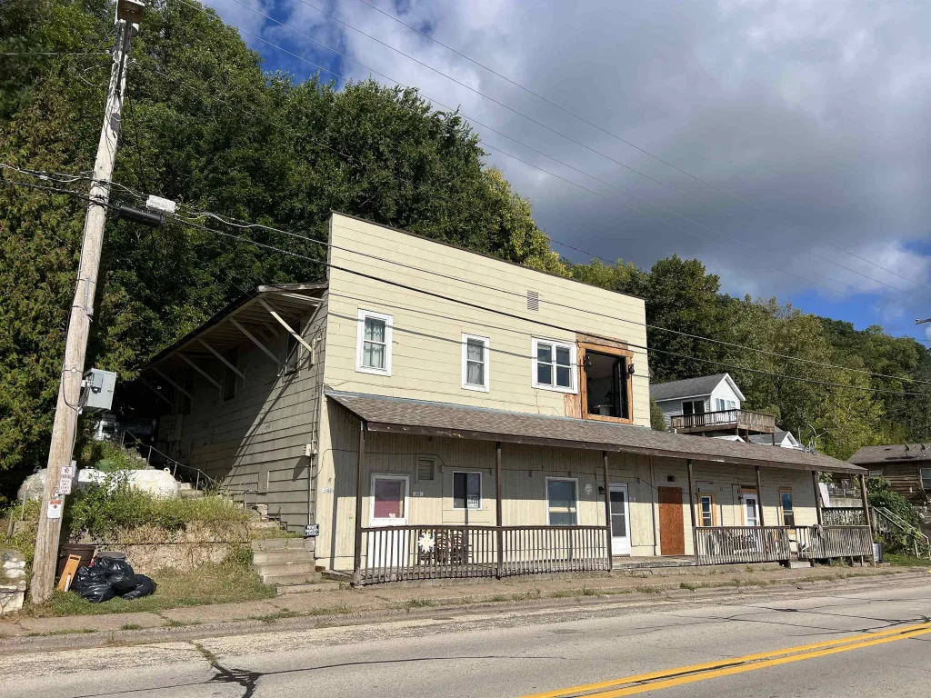 140 Main Street, Ferryville