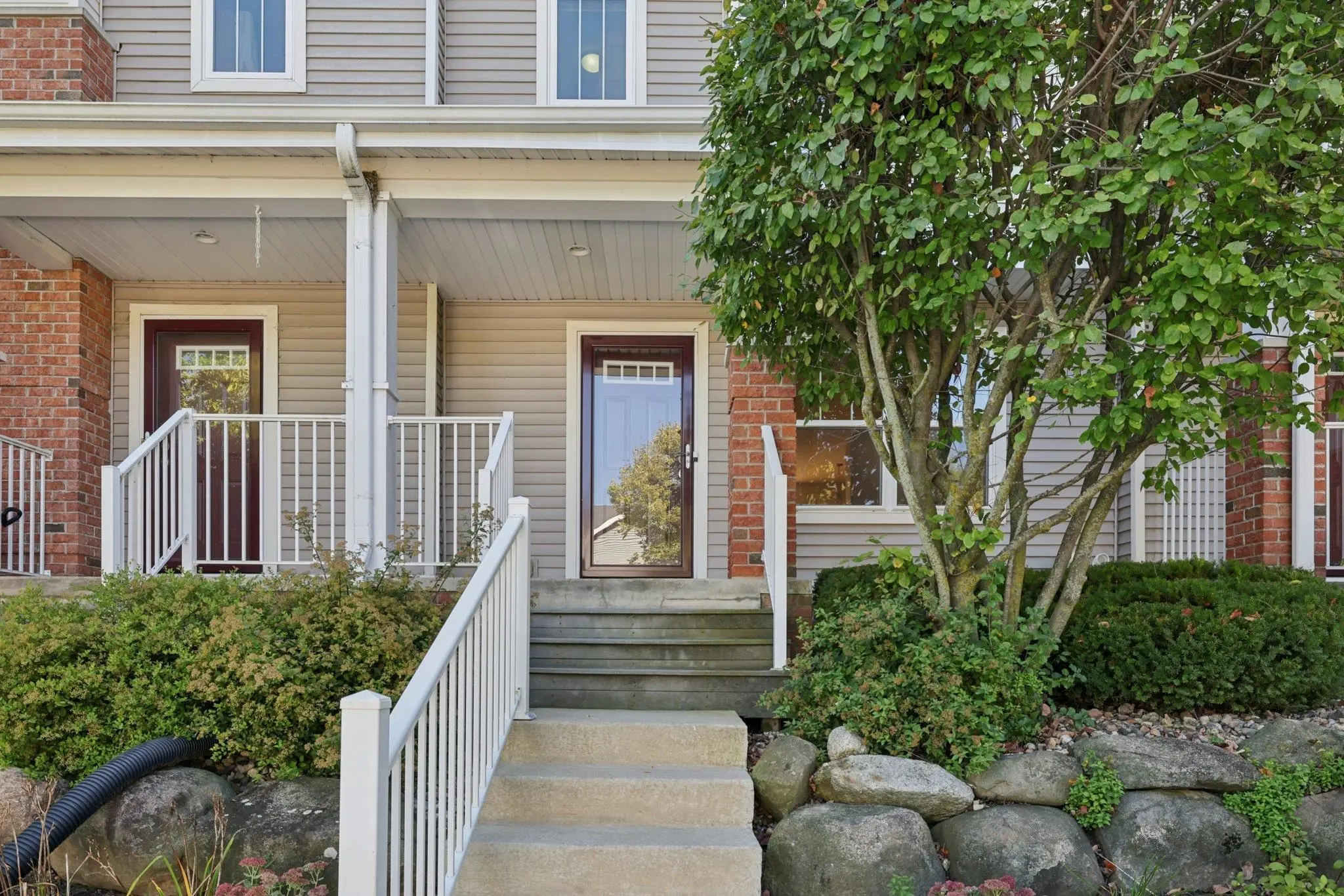 Photo of Listing #2009561