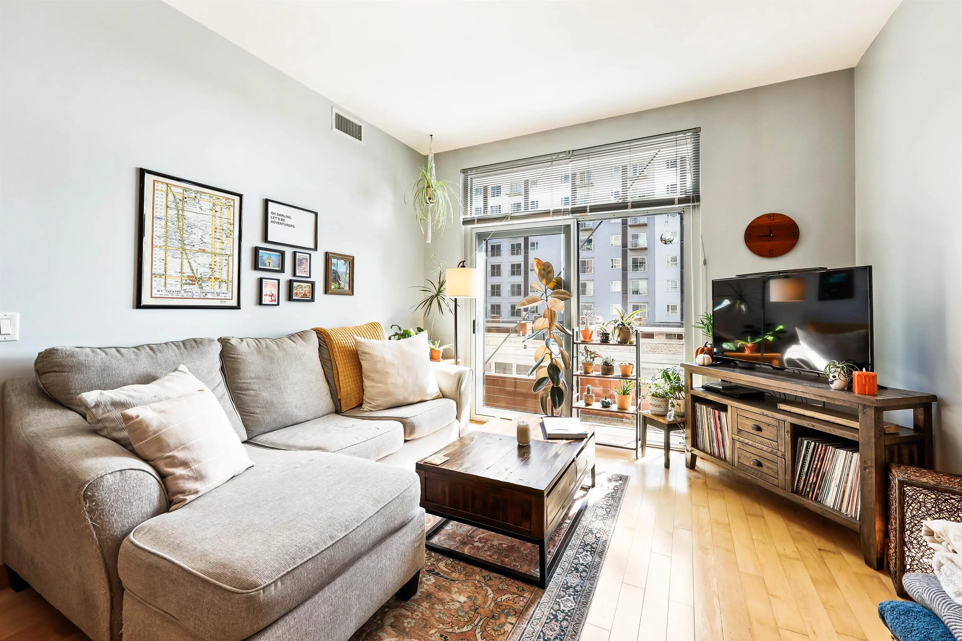 Photo of Listing #2009587