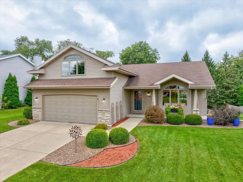 7322 Blue Maple Trail, Madison
