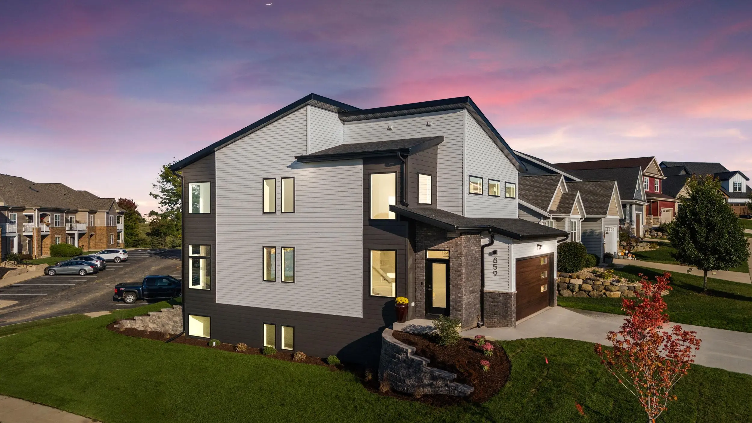 Photo of Listing #2009655