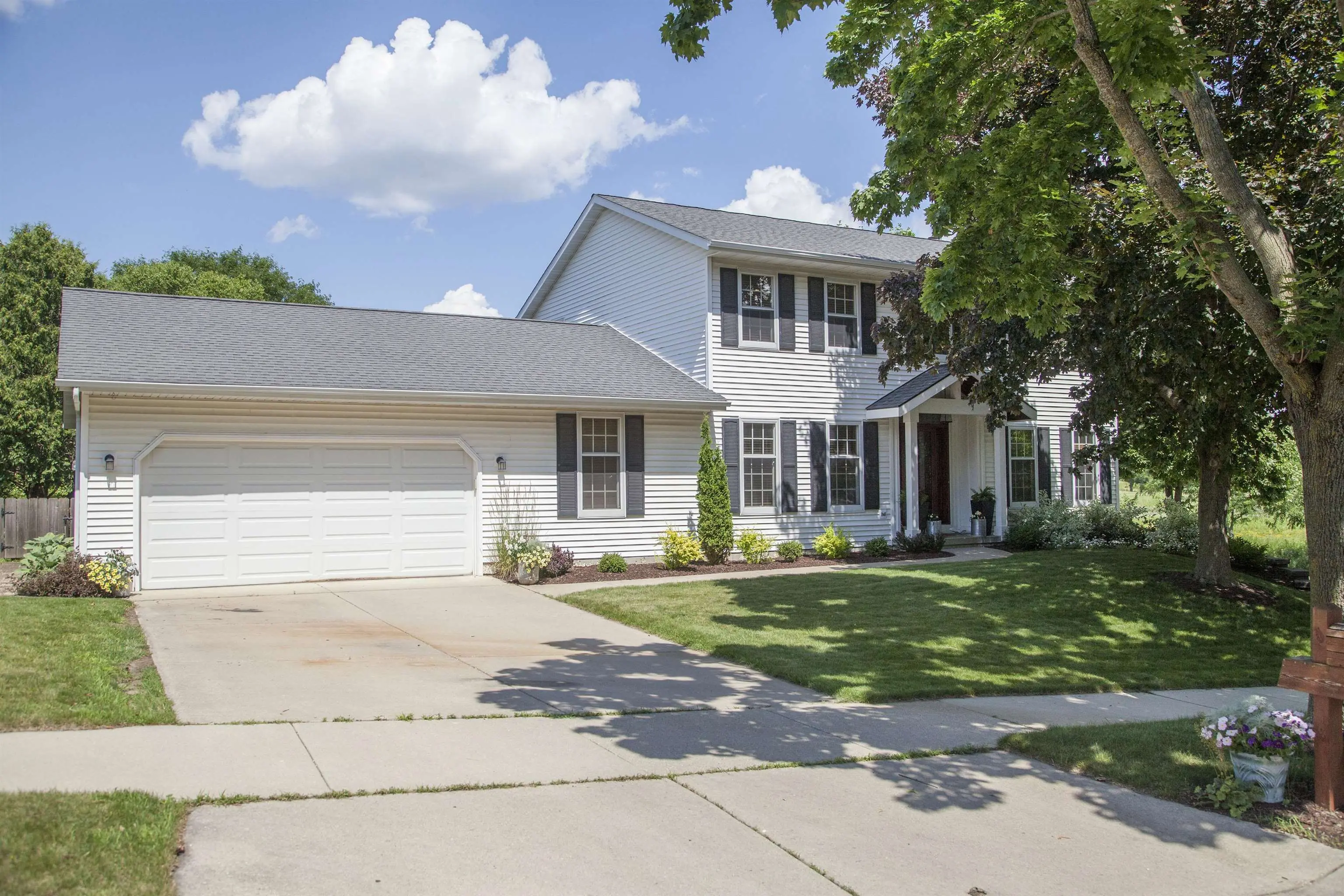 Photo of Listing #2009674