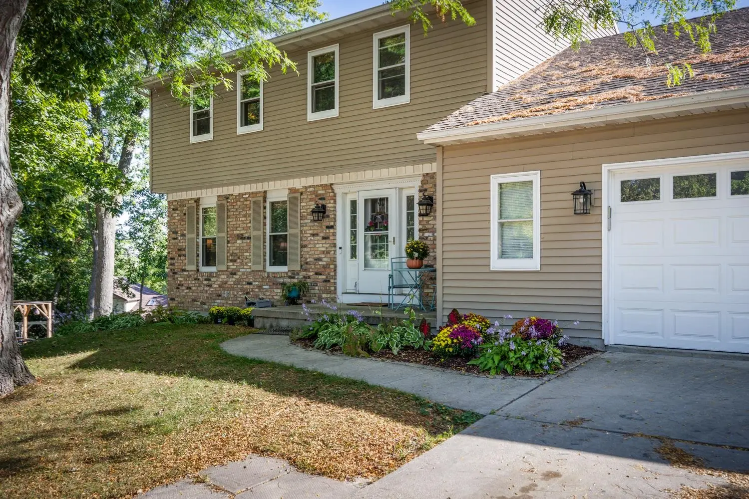 Photo of Listing #2009681