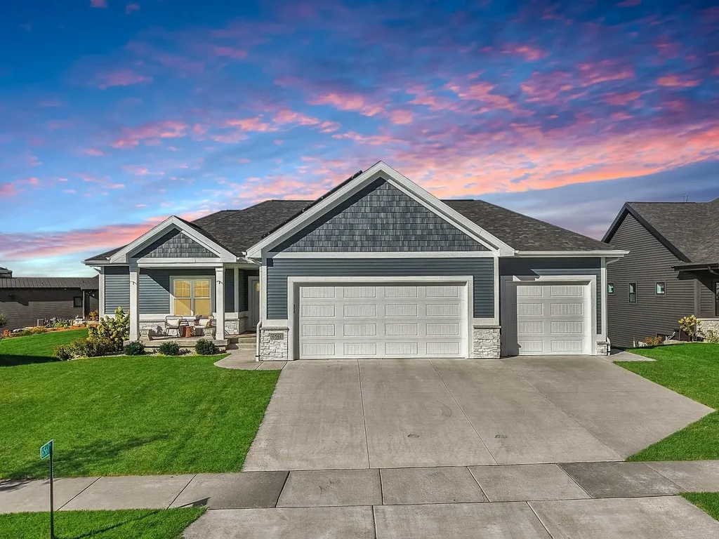 6561 Vista Valley, Windsor