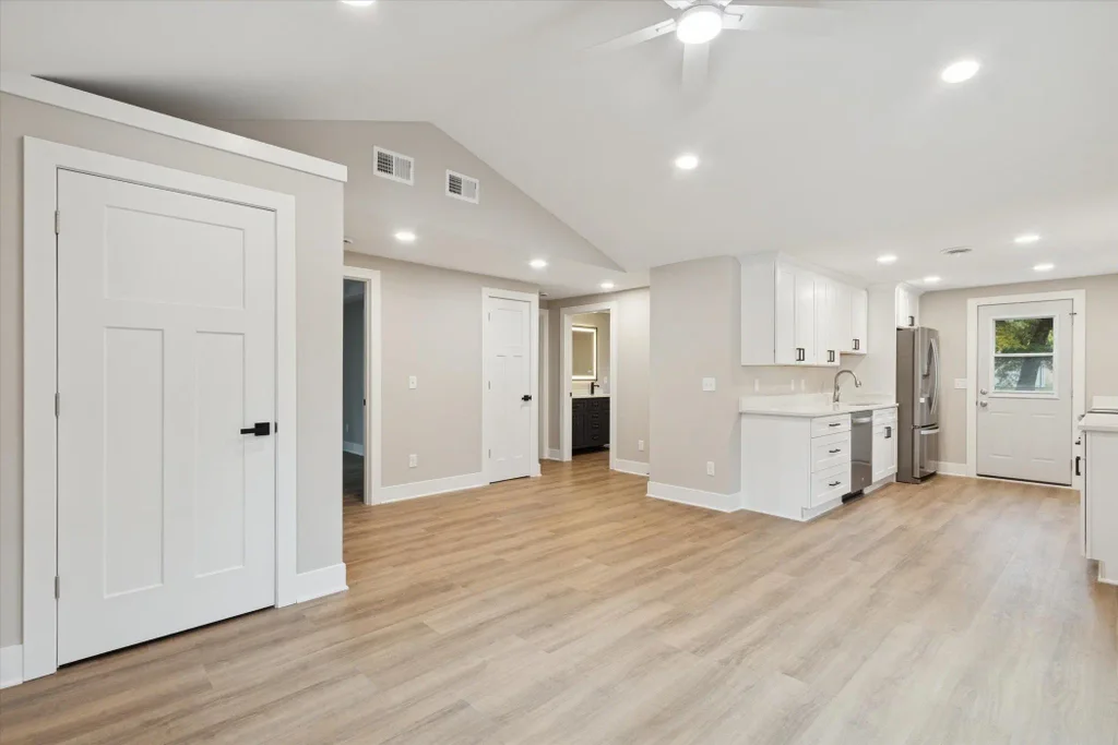 3716 W 5th Street, Rock