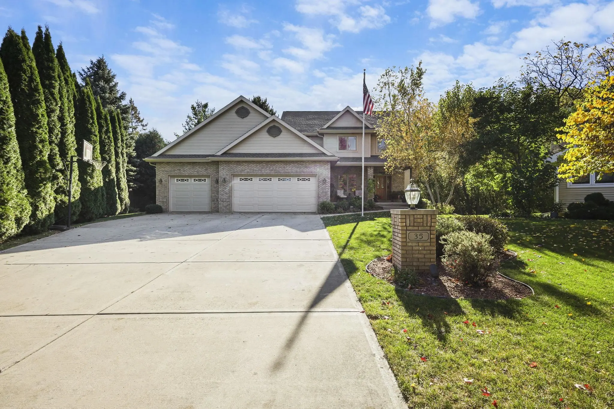 Photo of Listing #2009832