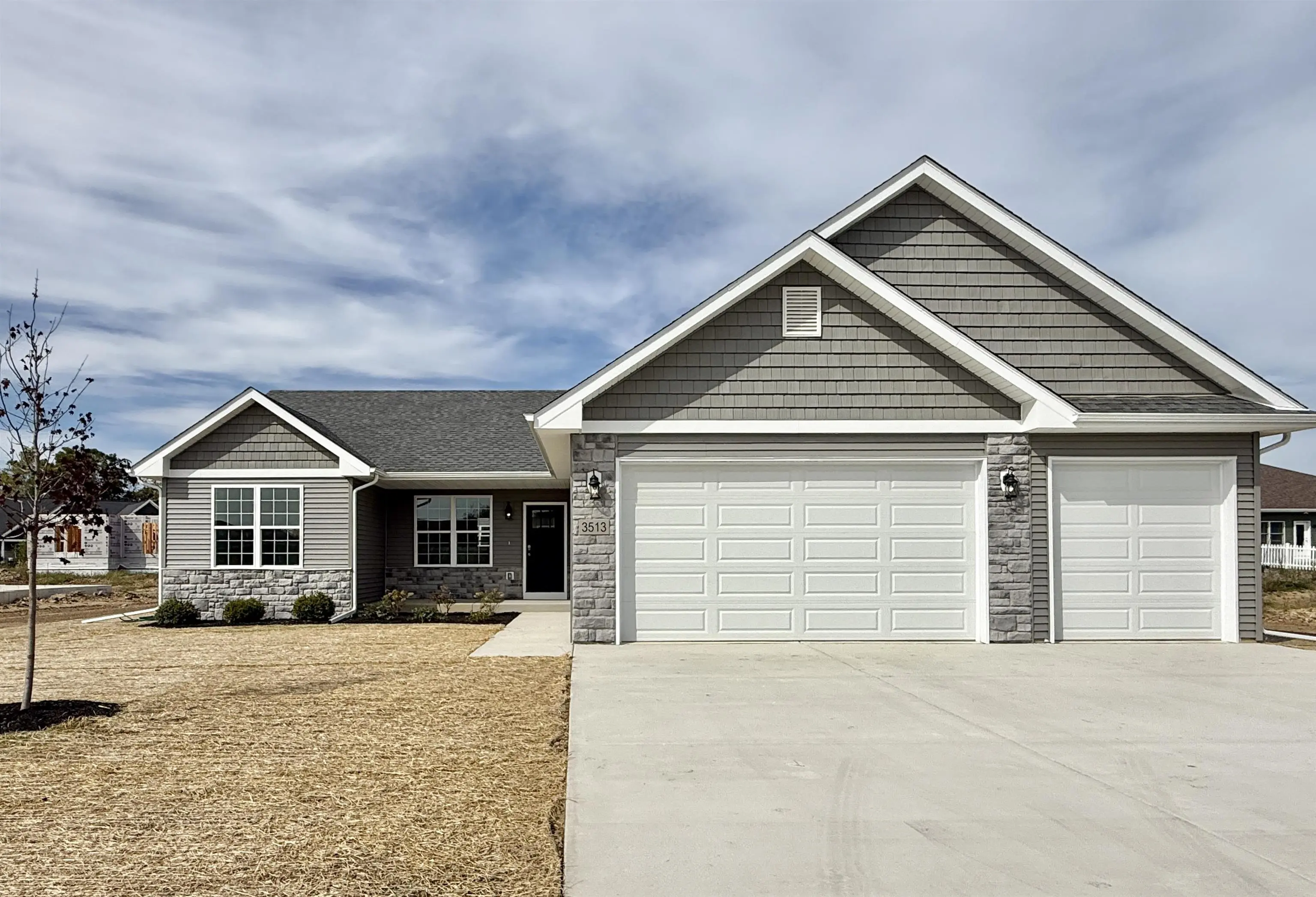 Photo of Listing #2009889