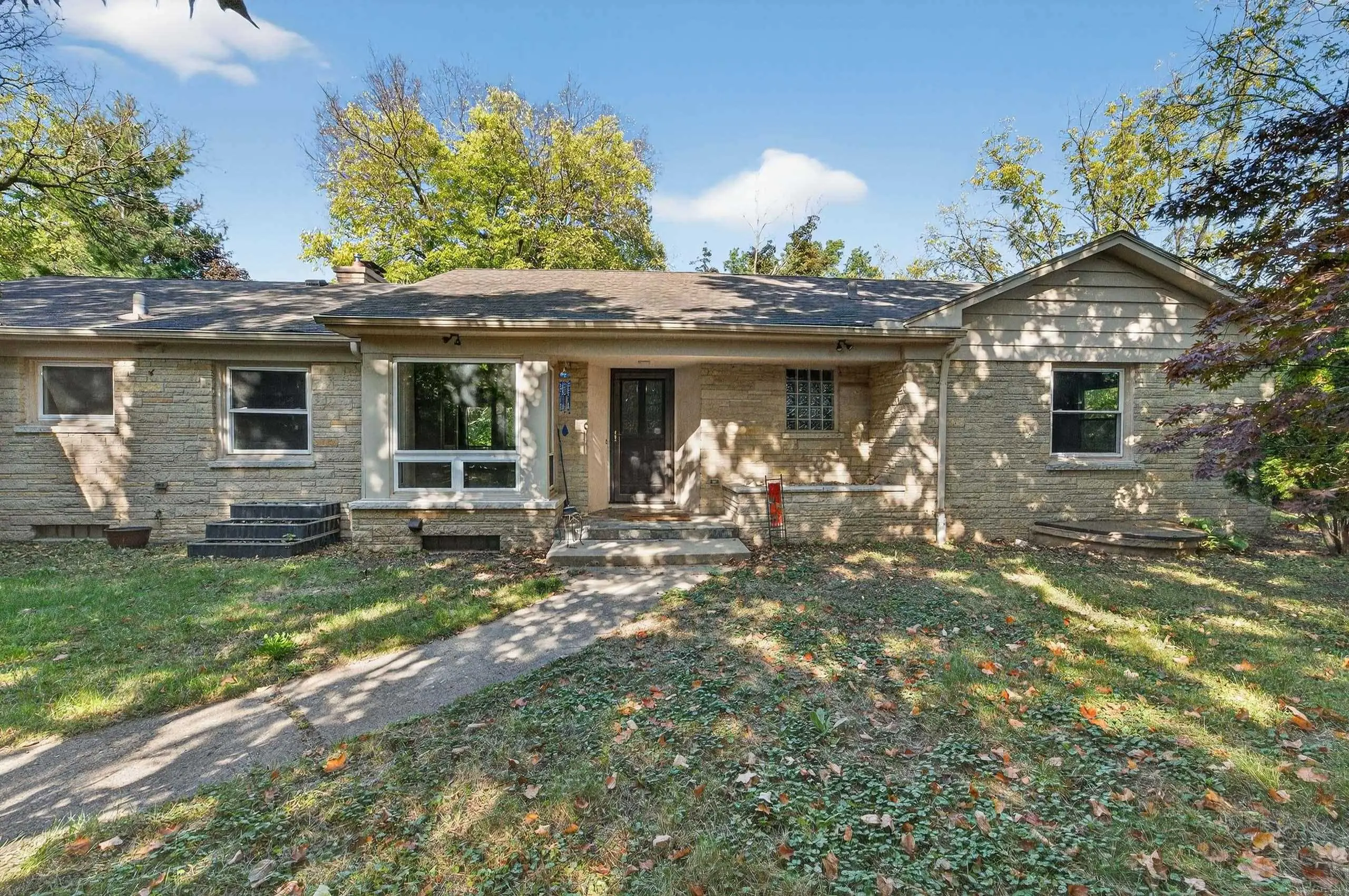 Photo of Listing #2009910