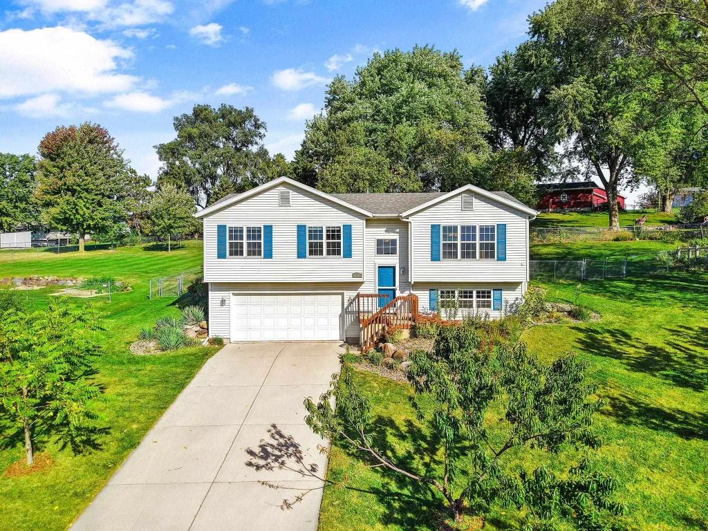 17 Sunrise Court, Dane