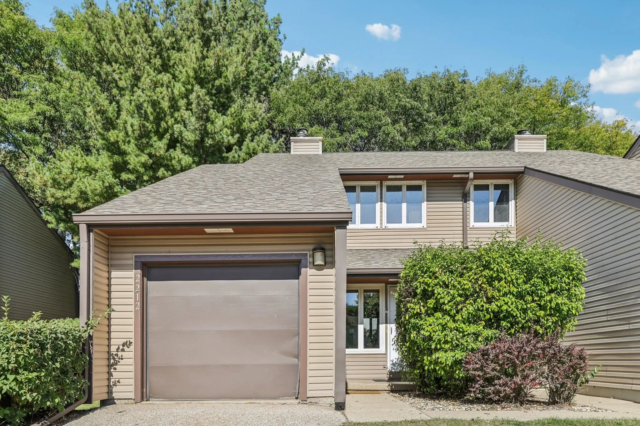 Photo of Listing #2009943