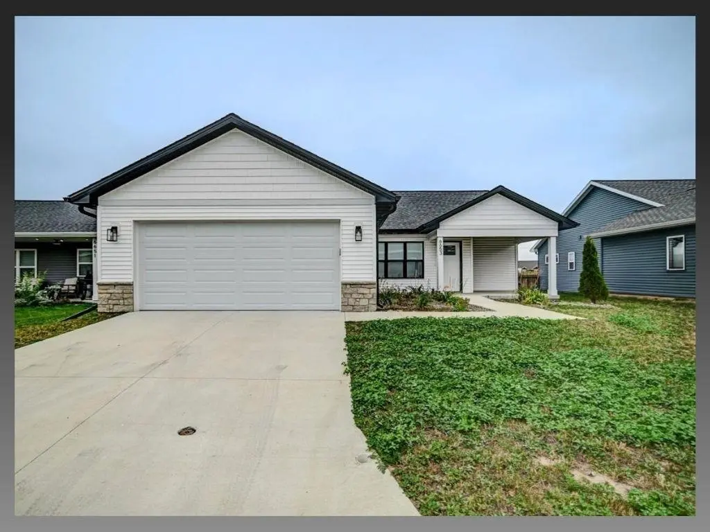 Photo of Listing #2010035