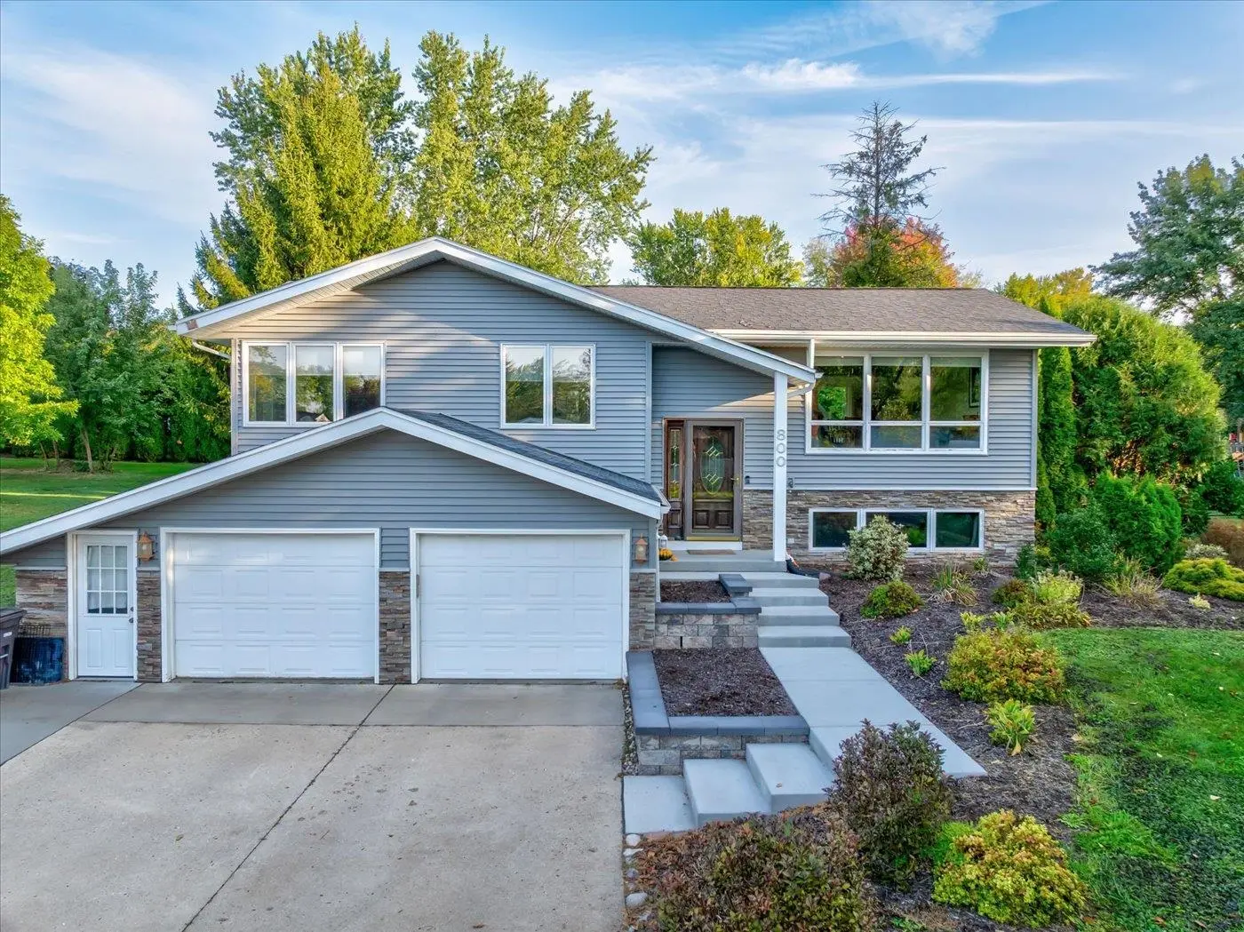 Photo of Listing #2010045