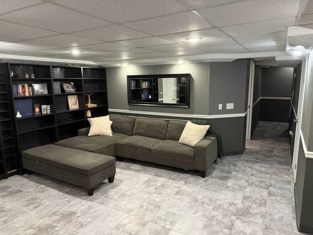 403 Williamsburg Way Court, Fitchburg