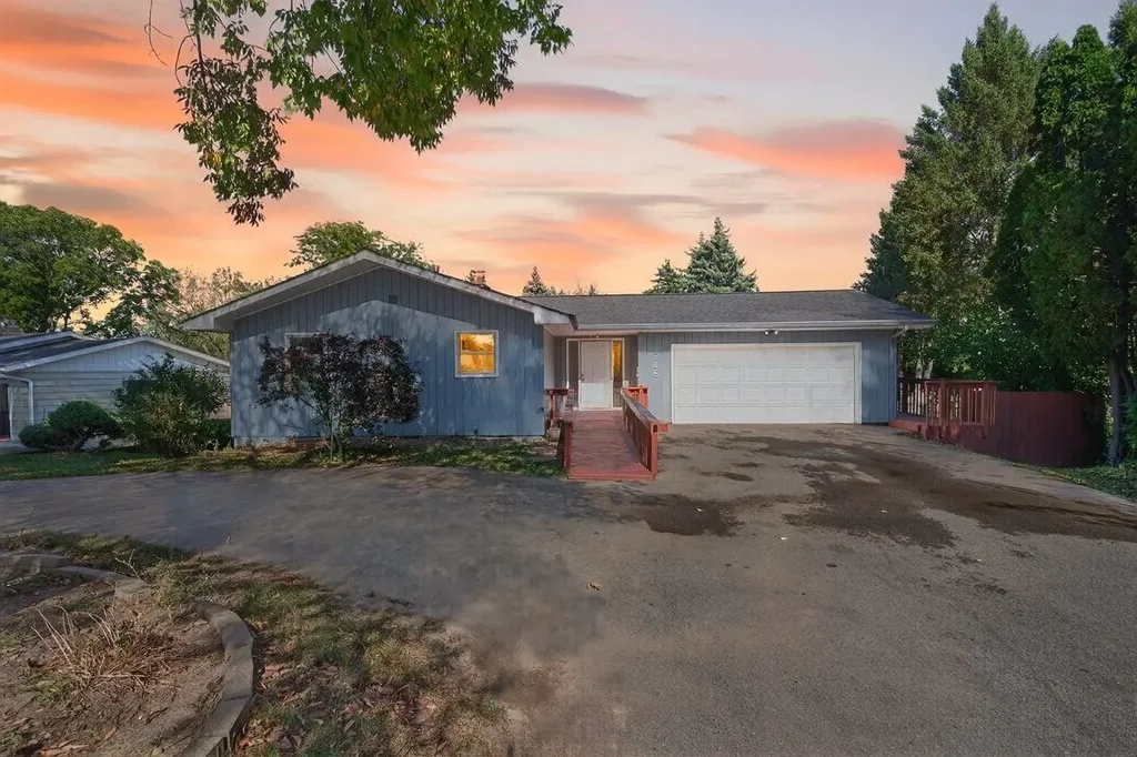 918 Moorland Road, Madison