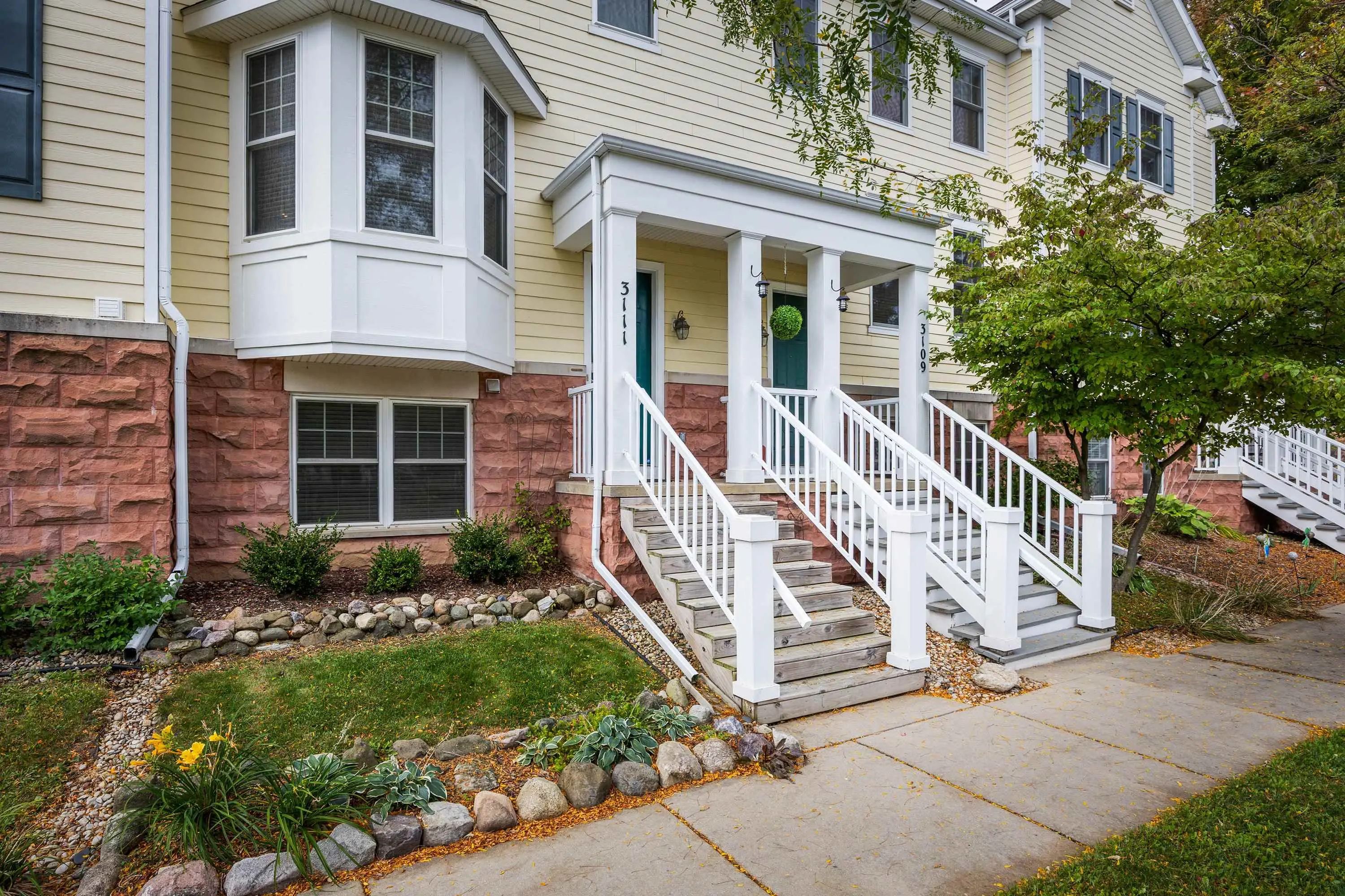 Photo of Listing #2010323