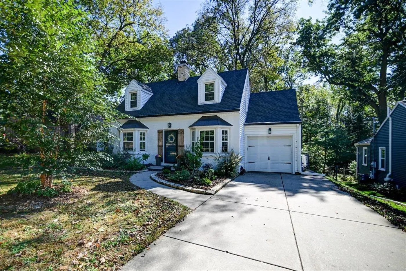 Photo of Listing #2010327