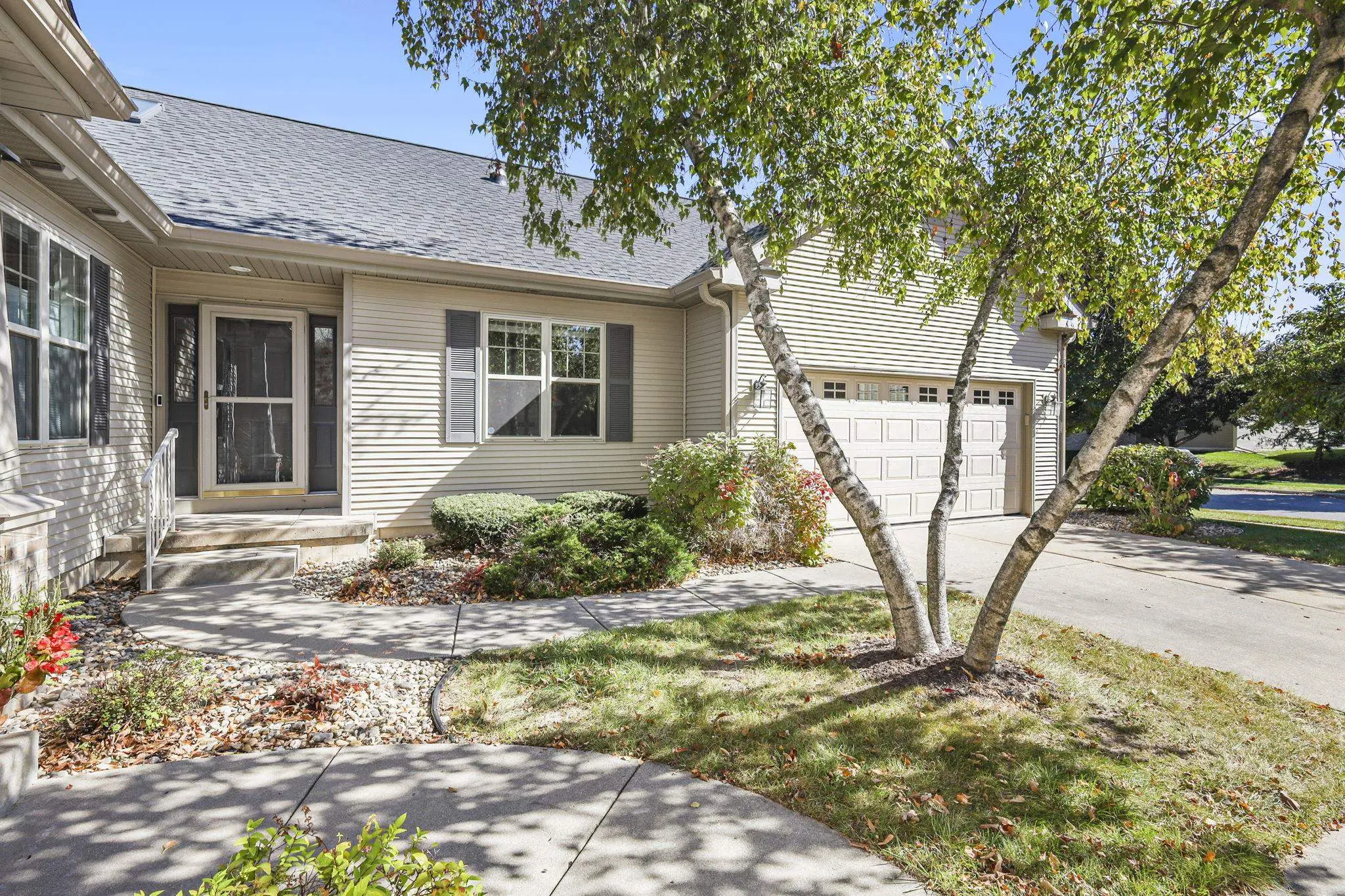 Photo of Listing #2010399