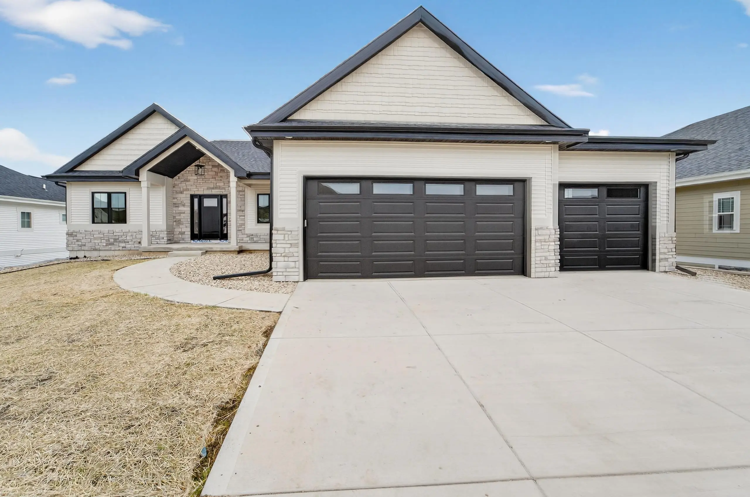 Photo of Listing #2010407