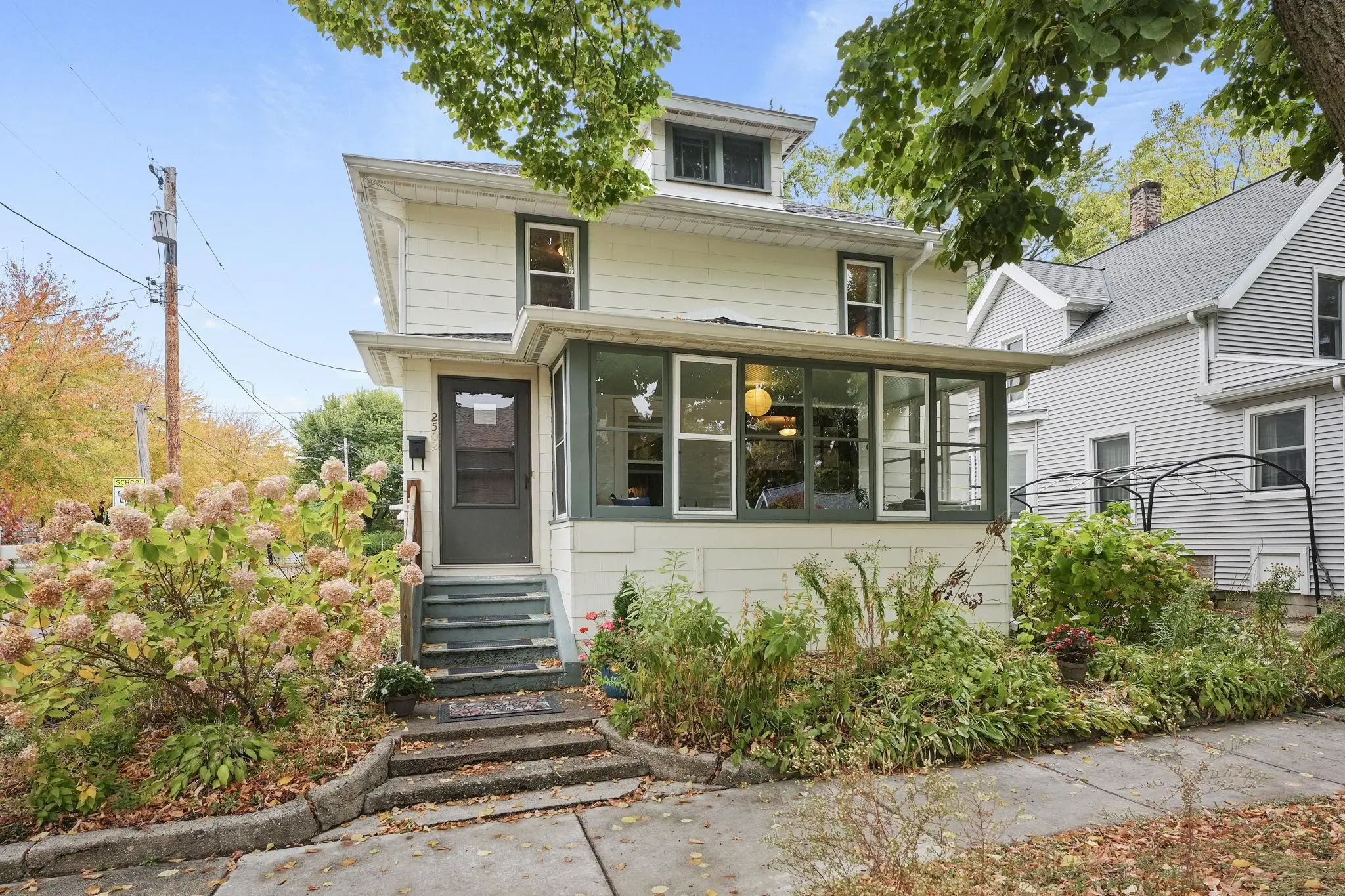 Photo of Listing #2010440