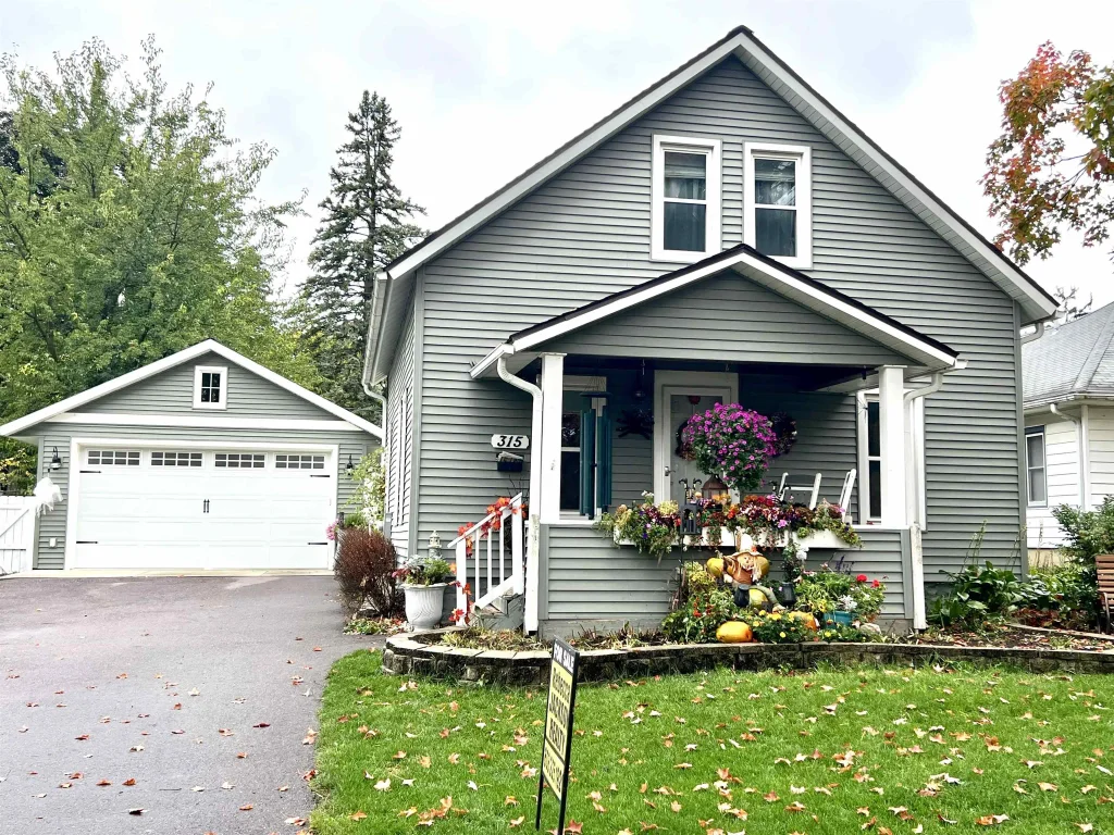 315 10th Street, Baraboo