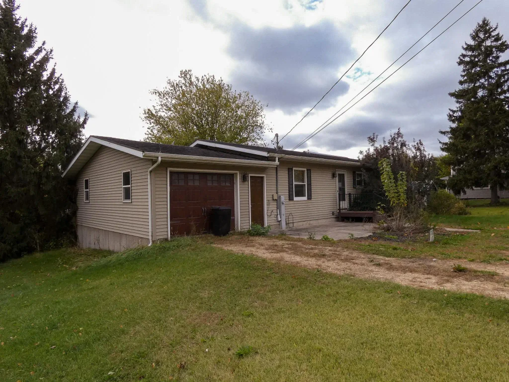 11709 County Rd Vv, Cassville