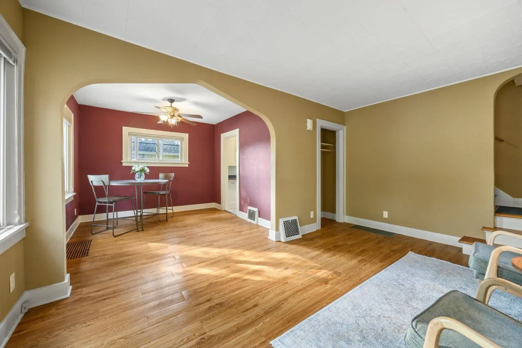 917 Thomas Street, Janesville