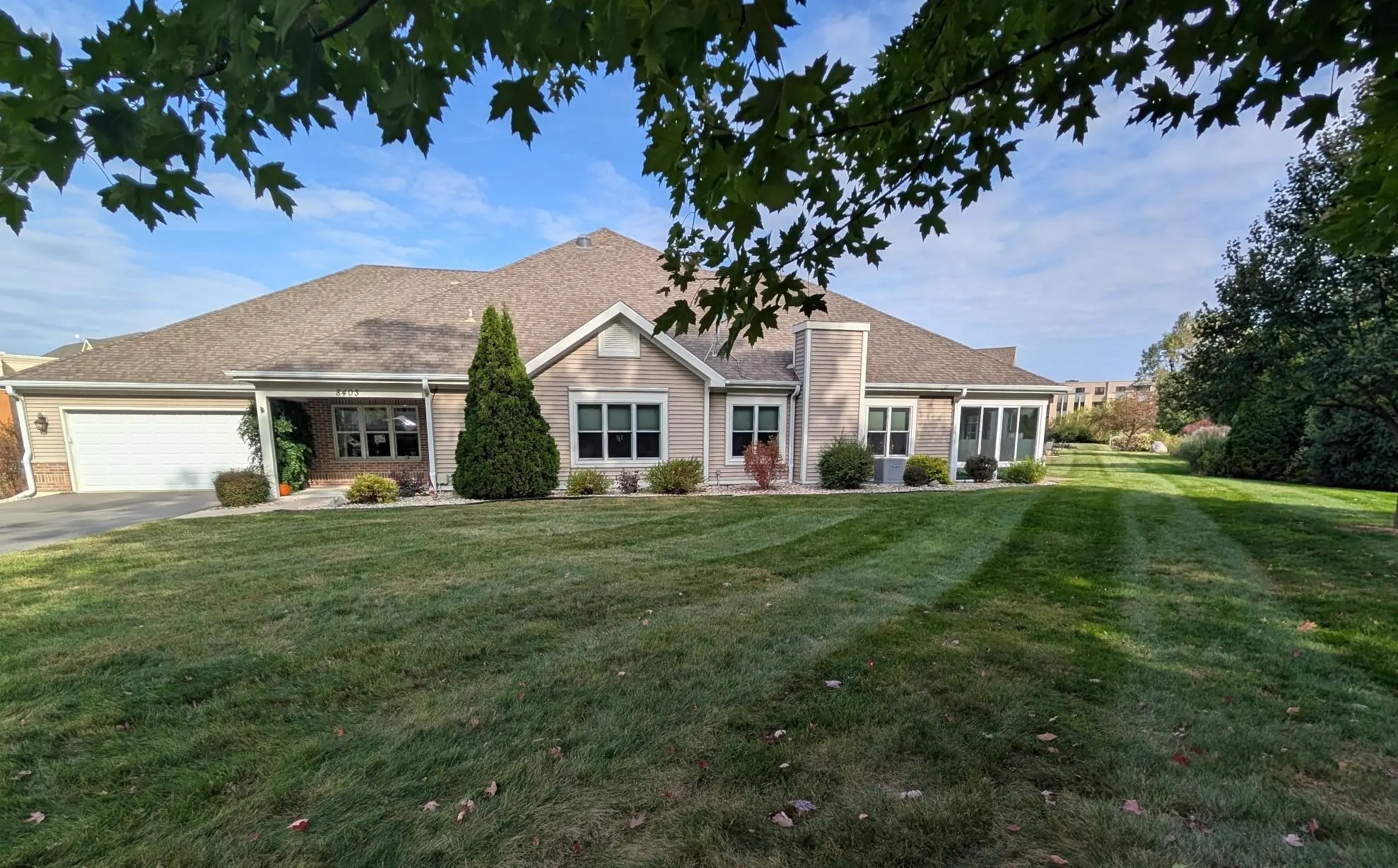 Photo of Listing #2010713