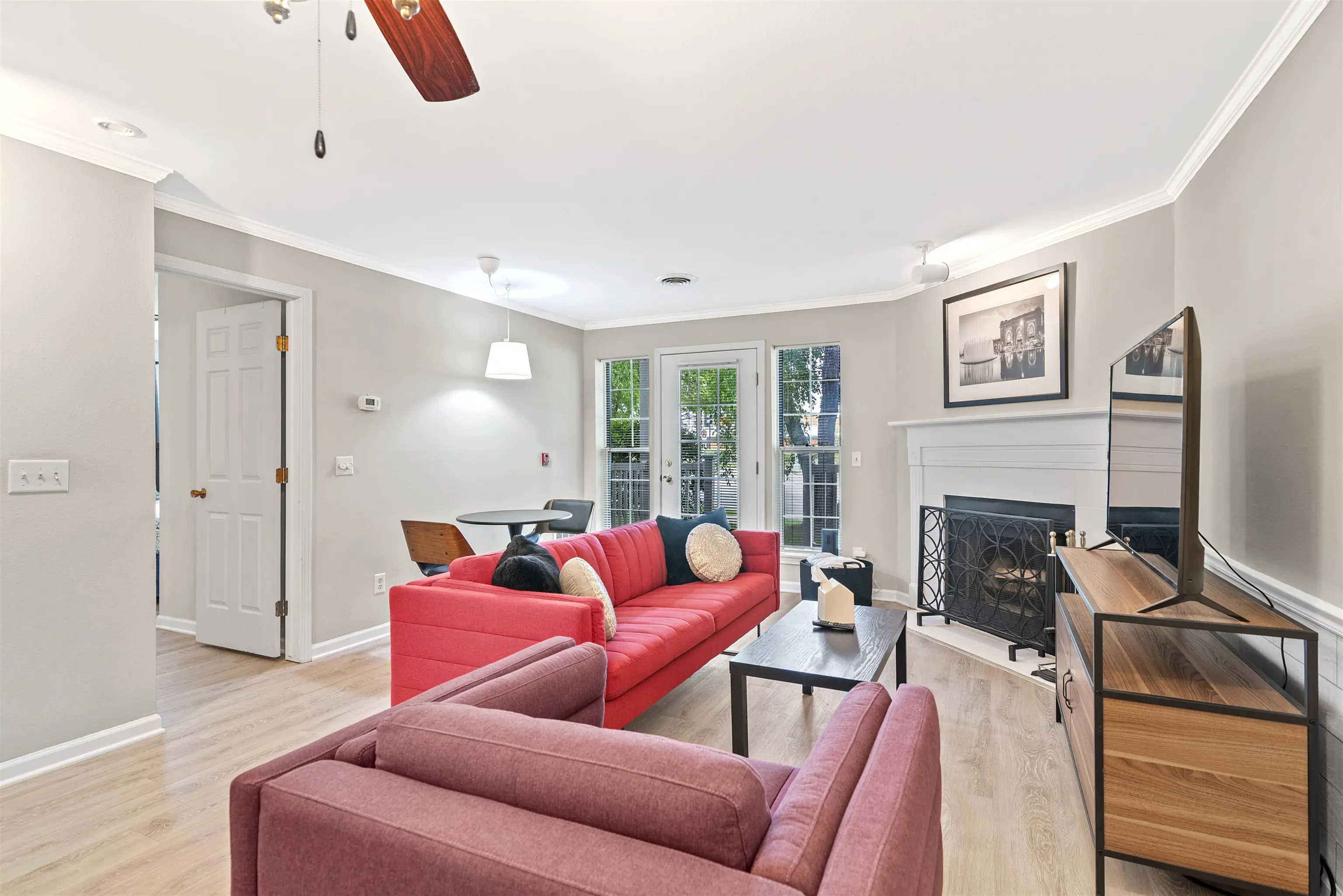 Photo of Listing #2010763