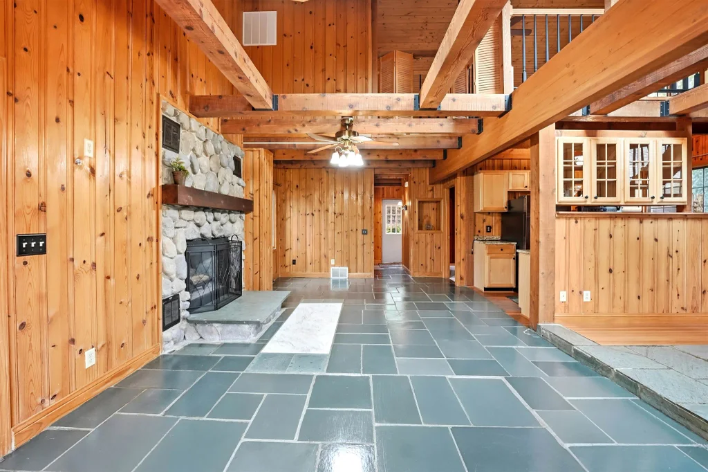 N4535 W Shore Place Road, Oakland