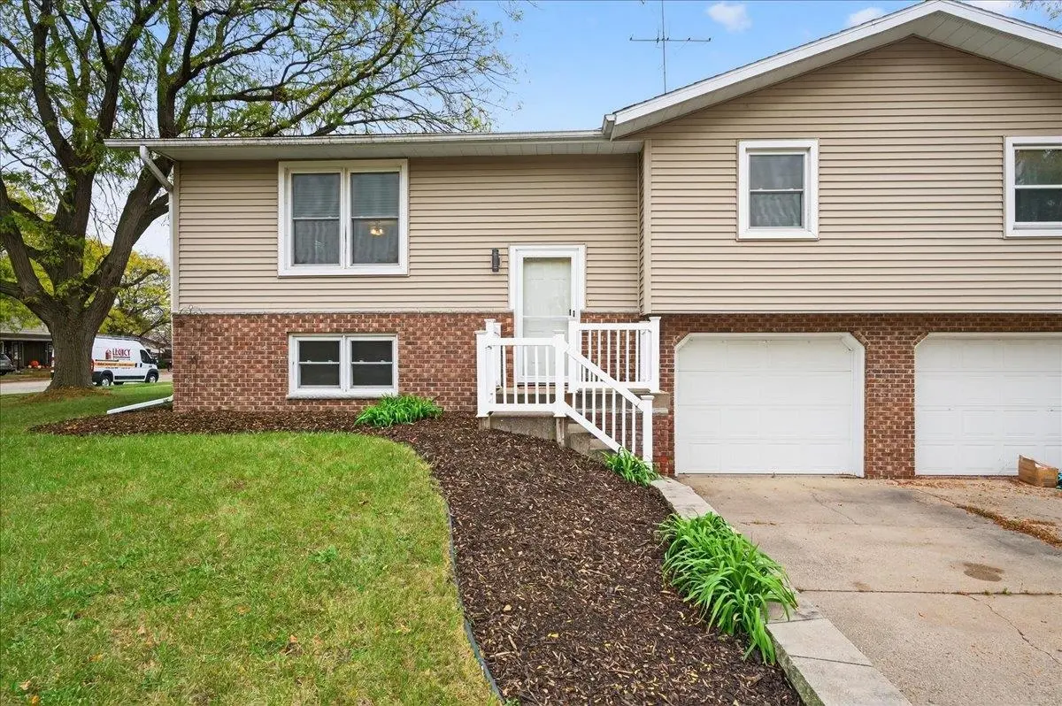 Photo of Listing #2011042