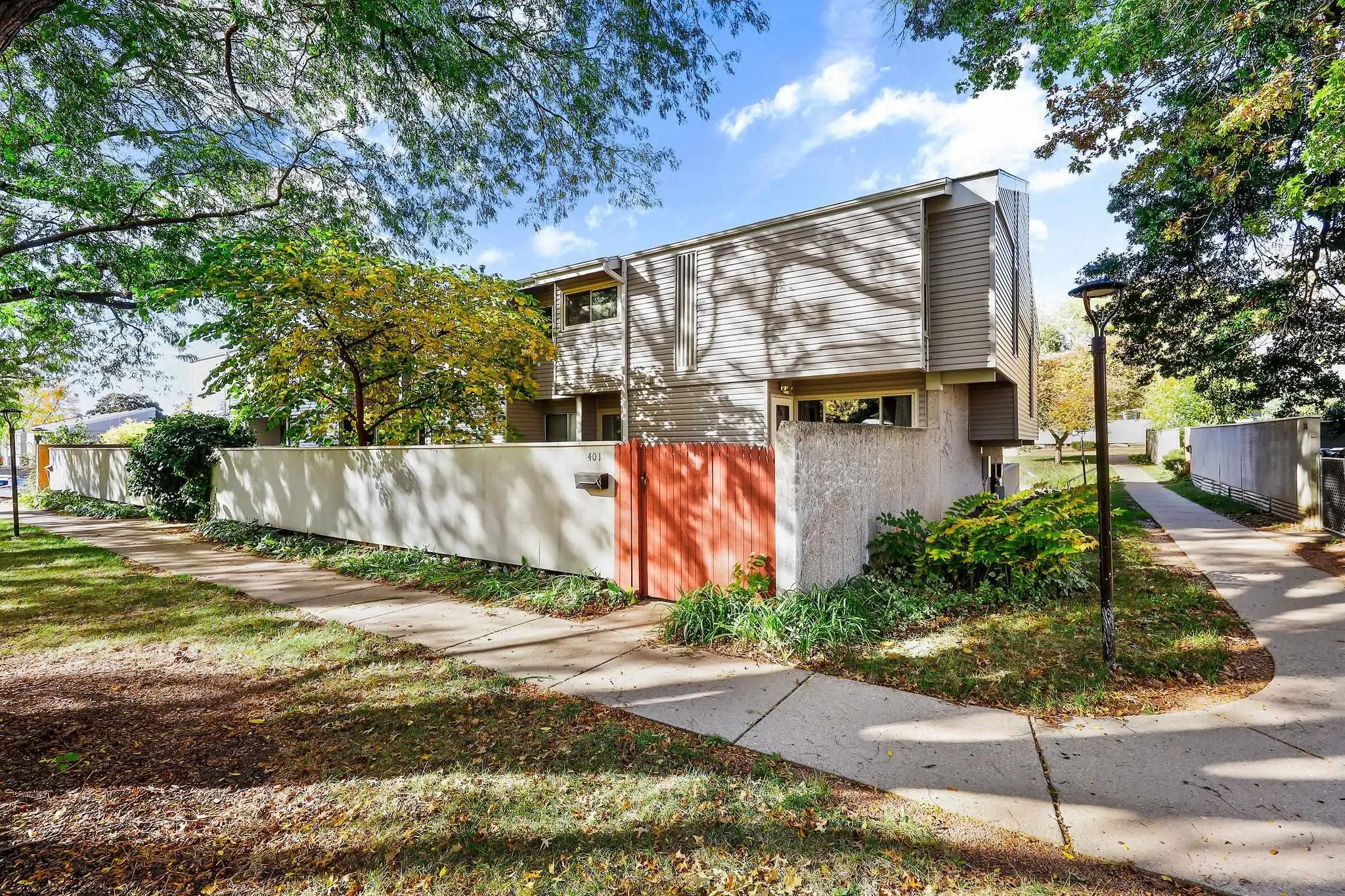 Photo of Listing #2011180