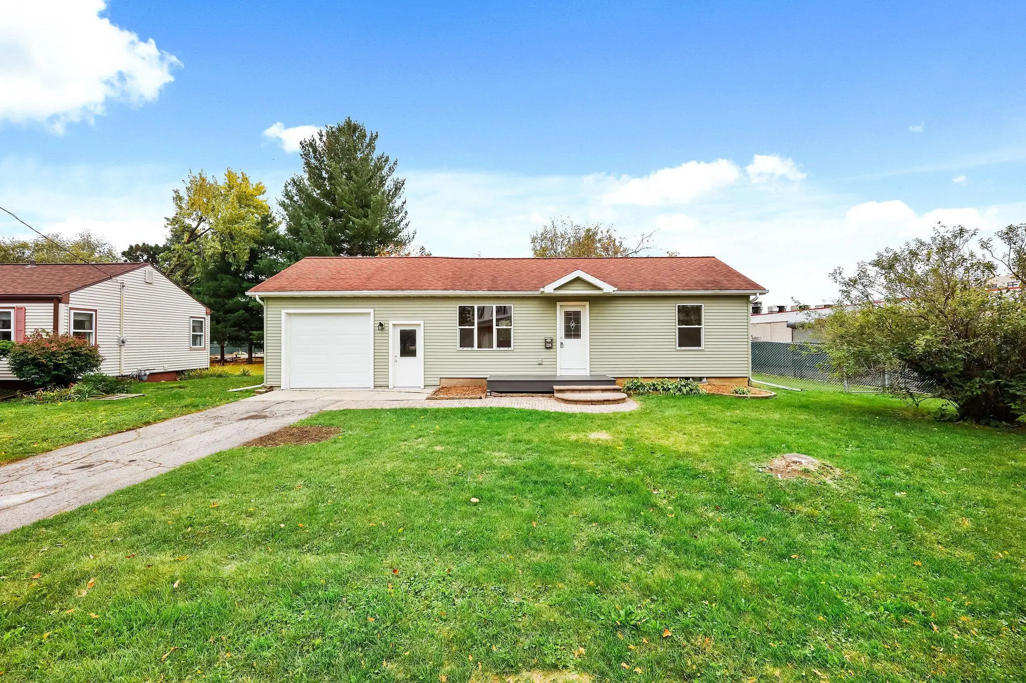 Photo of Listing #2011194