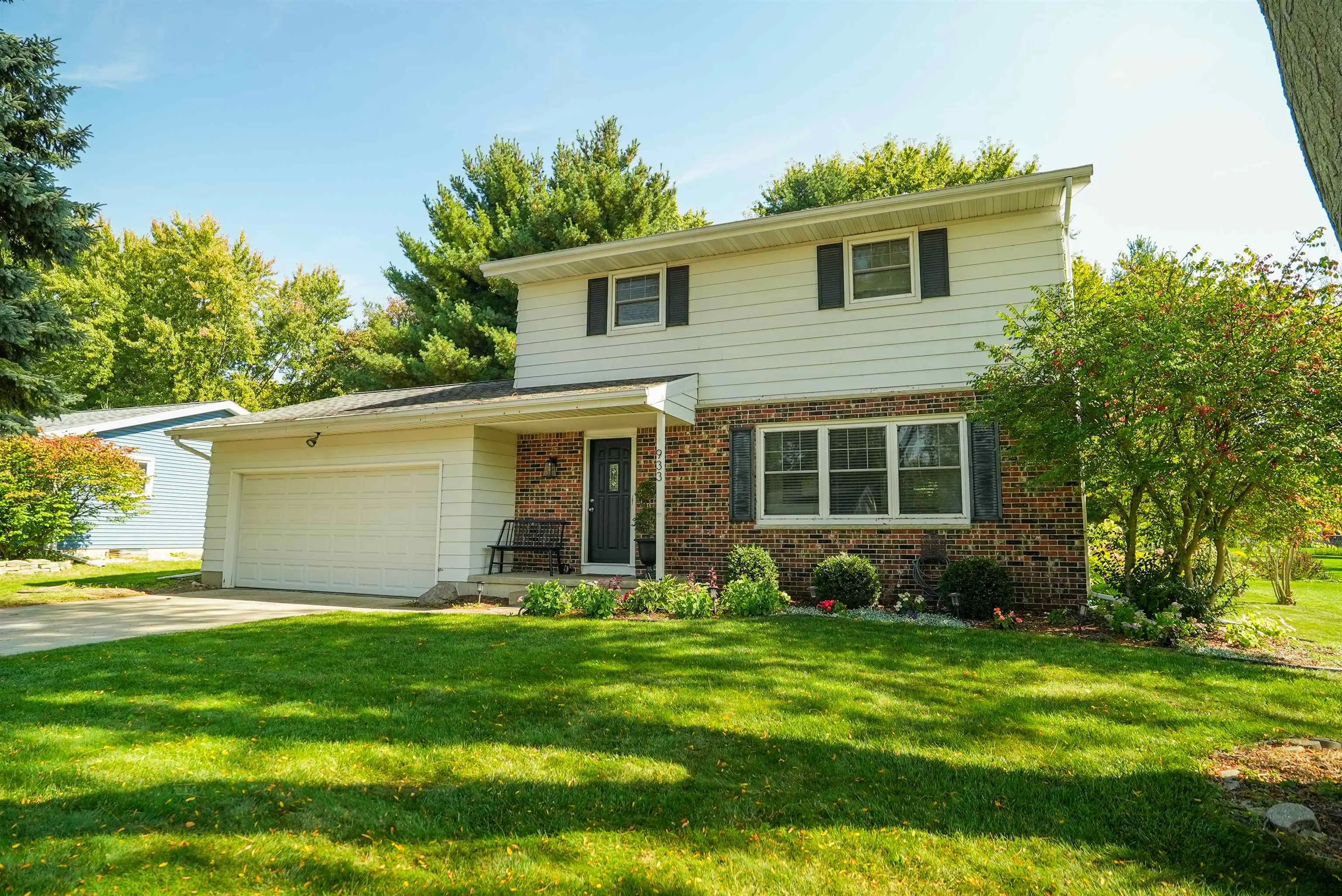 Photo of Listing #2011232