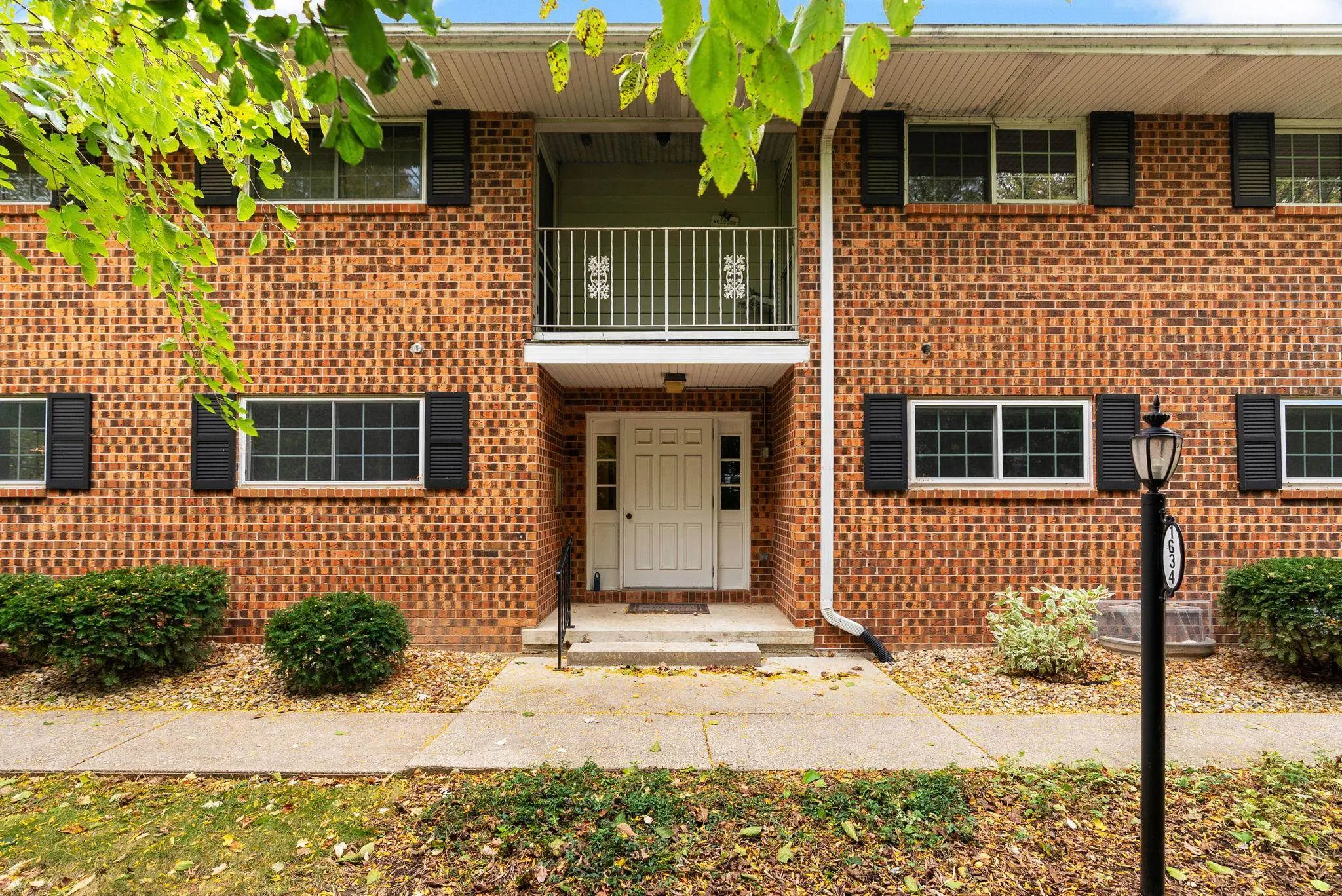 Photo of Listing #2011275