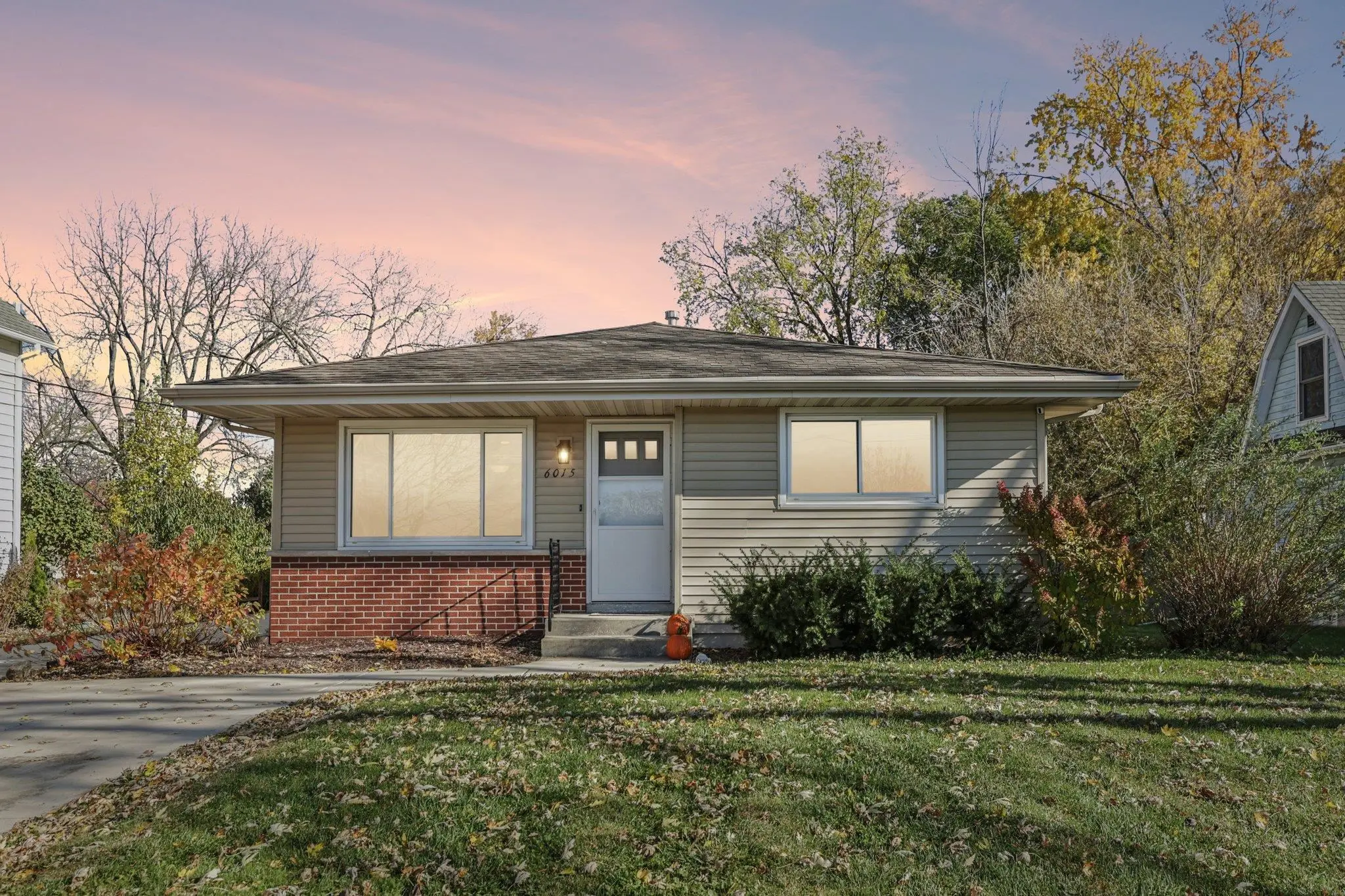 Photo of Listing #2011281